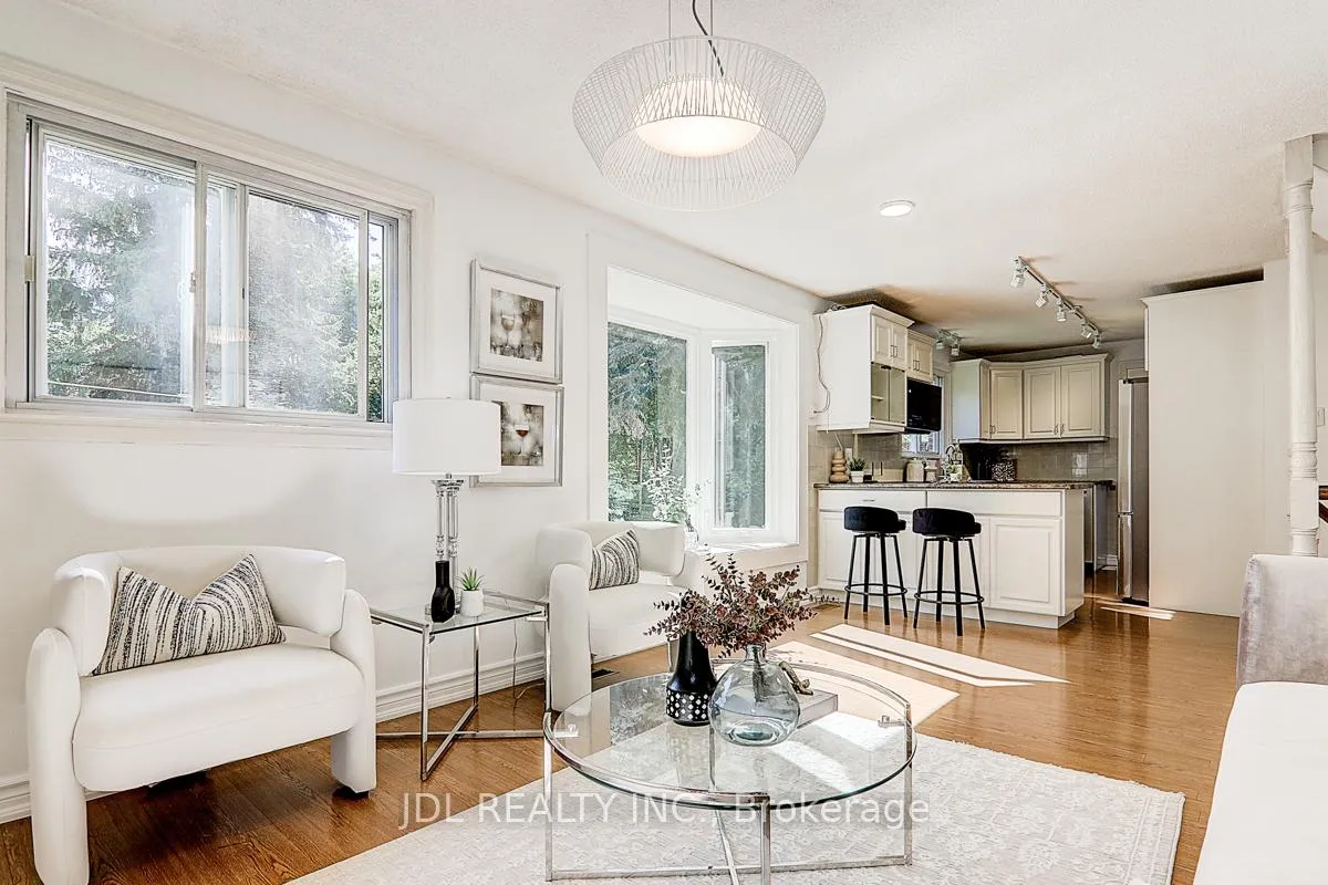 Photo 13 of 7 Shady Lane Crescent, Markham, Royal Orchard — HOMEH