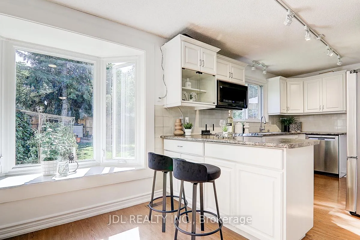 Photo 15 of 7 Shady Lane Crescent, Markham, Royal Orchard — HOMEH
