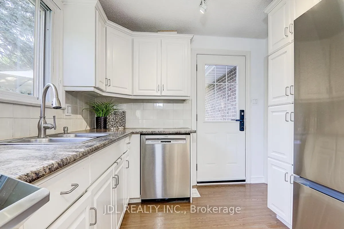 Photo 18 of 7 Shady Lane Crescent, Markham, Royal Orchard — HOMEH