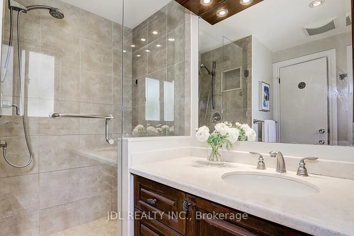 Photo 24 of 7 Shady Lane Crescent, Markham, Royal Orchard — HOMEH