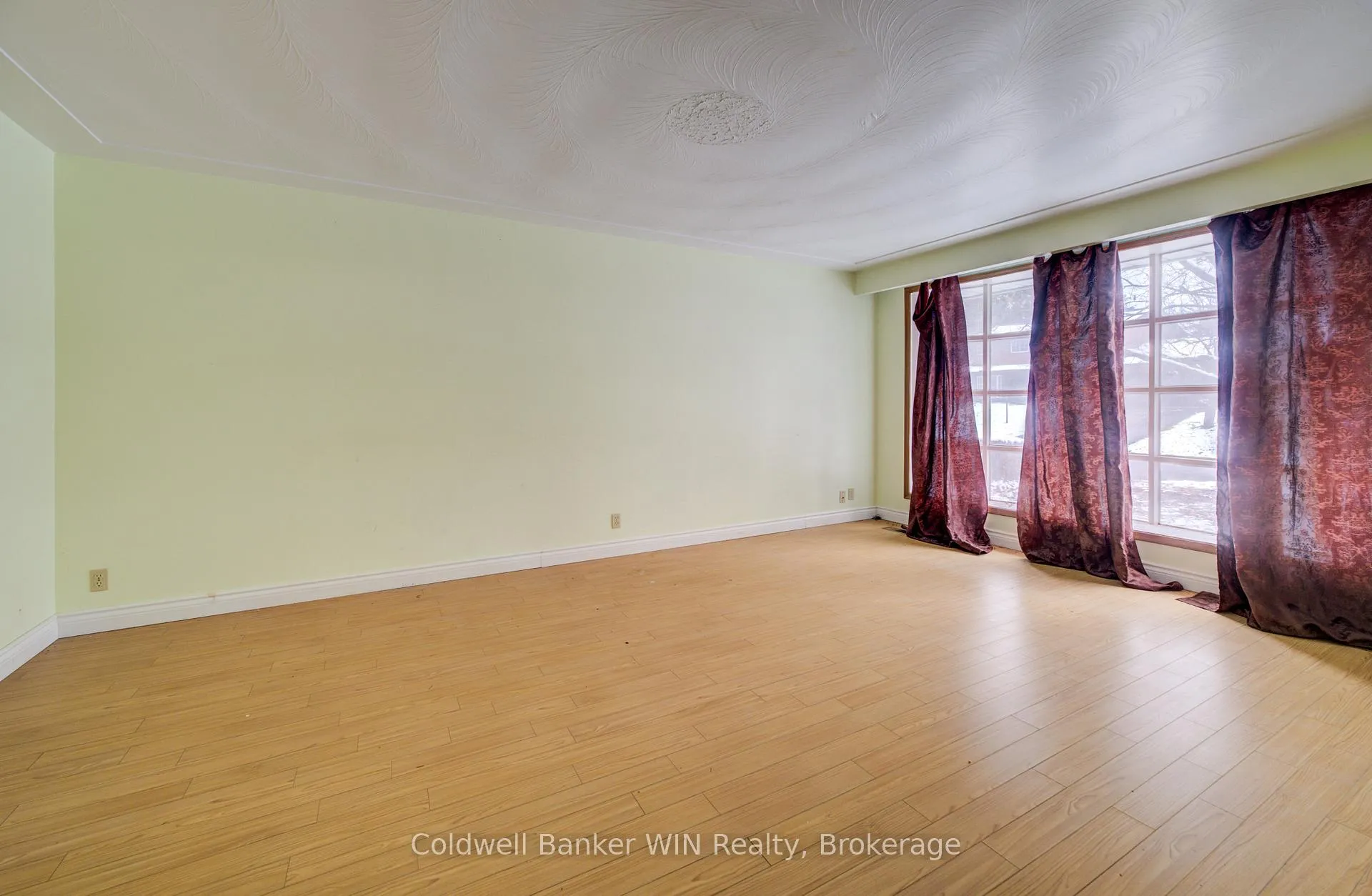 Photo 5 of 47 Academy Crescent, Waterloo — HOMEH