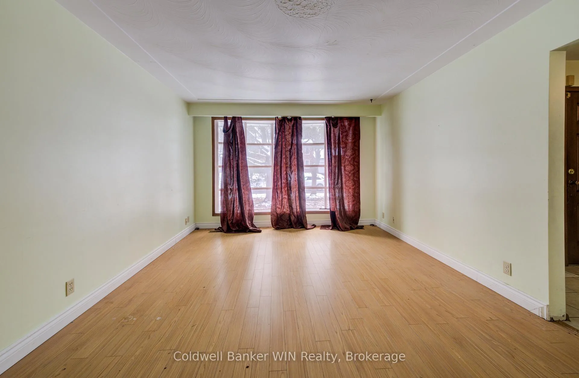 Photo 6 of 47 Academy Crescent, Waterloo — HOMEH
