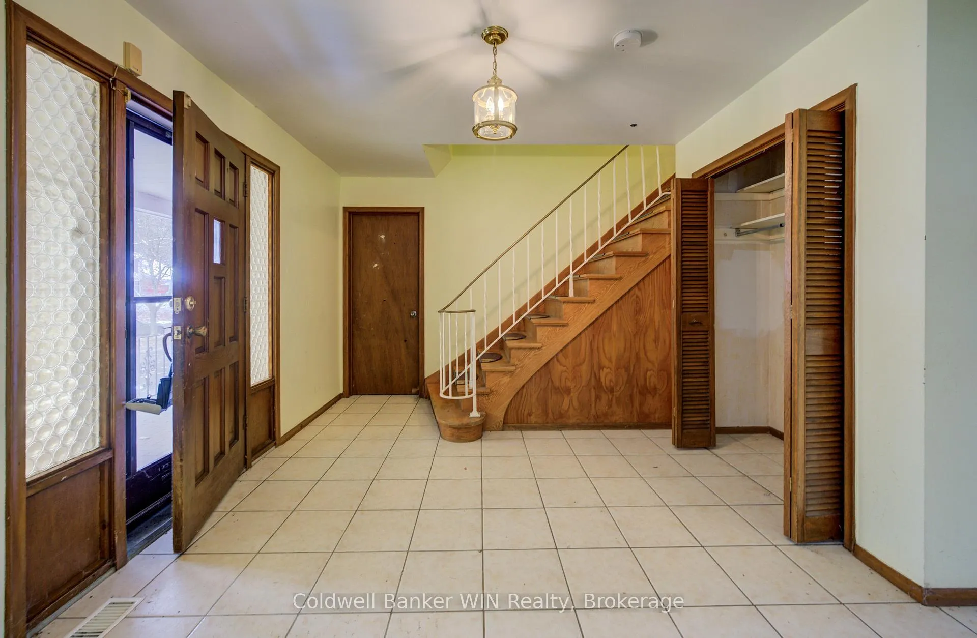 Photo 8 of 47 Academy Crescent, Waterloo — HOMEH