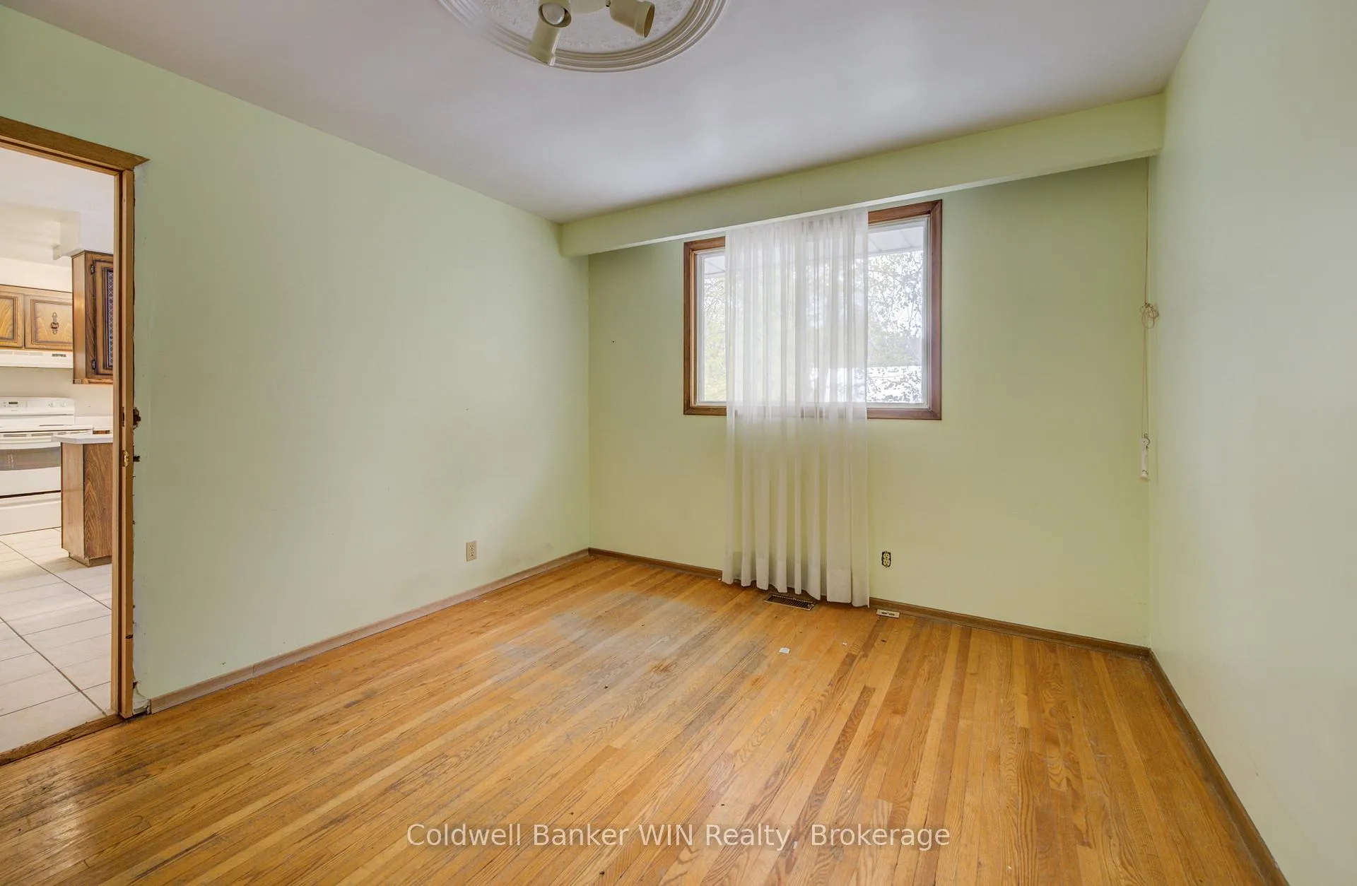 Photo 10 of 47 Academy Crescent, Waterloo — HOMEH