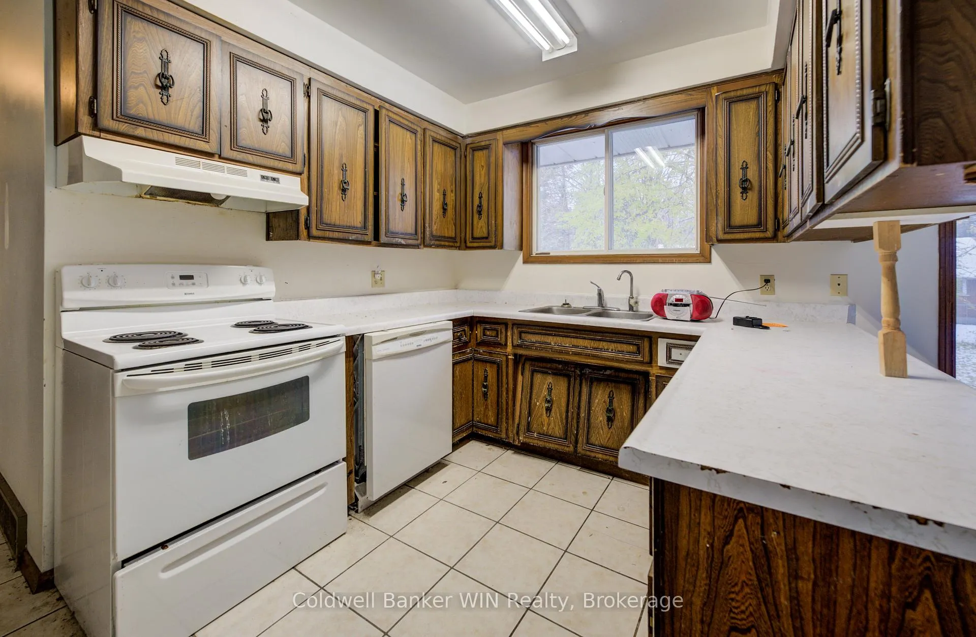 Photo 12 of 47 Academy Crescent, Waterloo — HOMEH