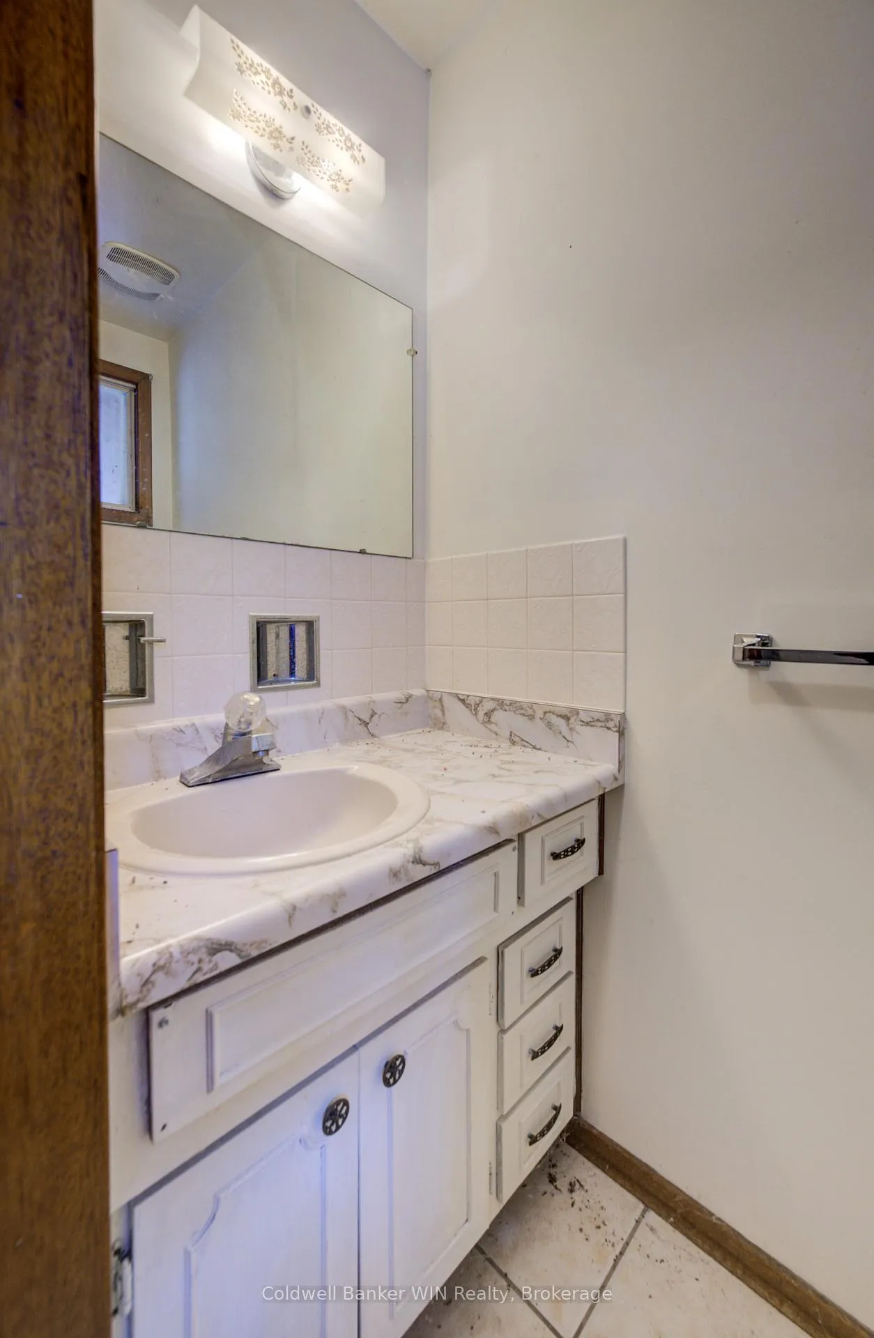 Photo 15 of 47 Academy Crescent, Waterloo — HOMEH