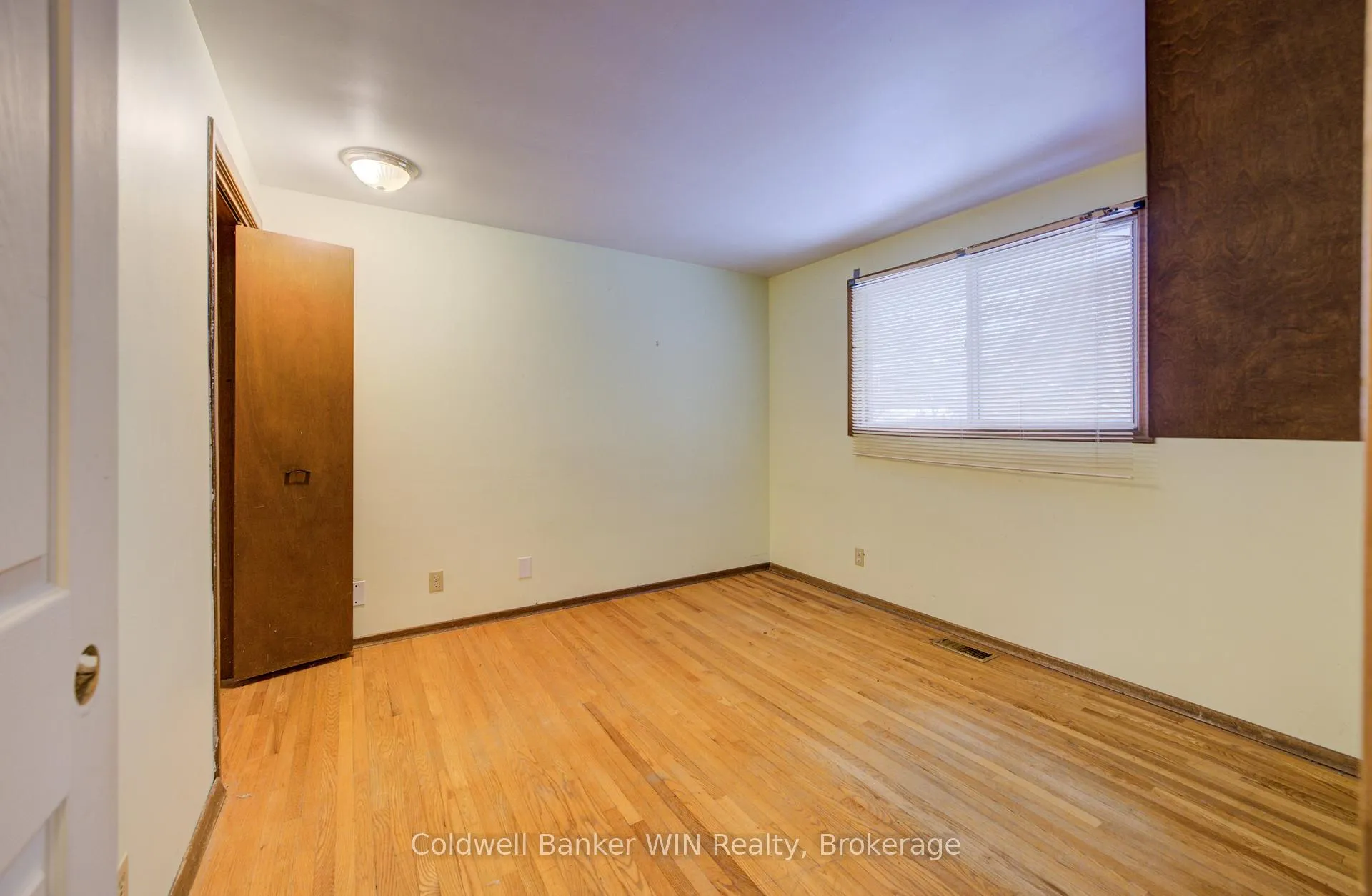 Photo 21 of 47 Academy Crescent, Waterloo — HOMEH