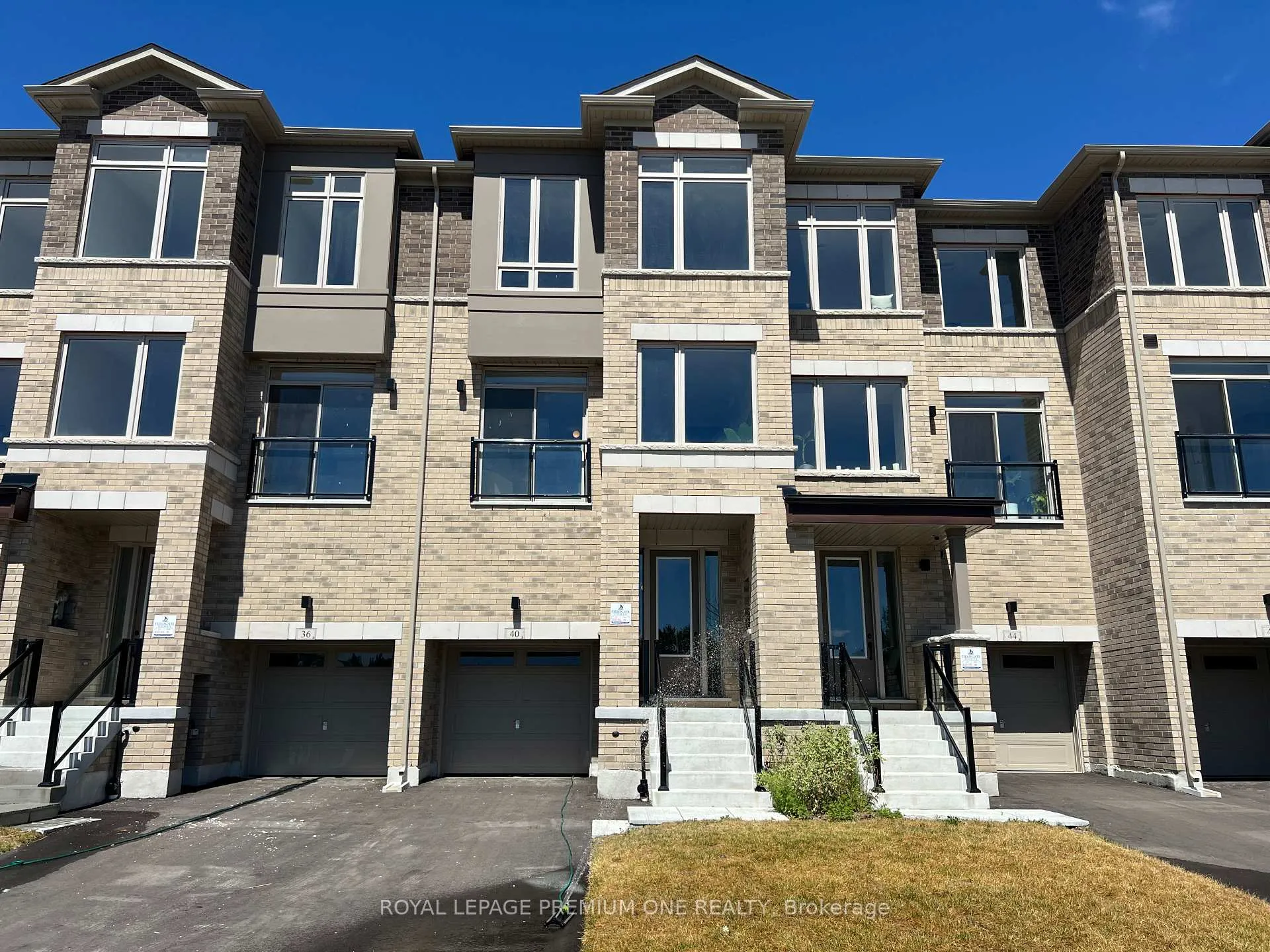 Photo 1 of 40 Tennant Circle N, Vaughan, Vellore Village — HOMEH