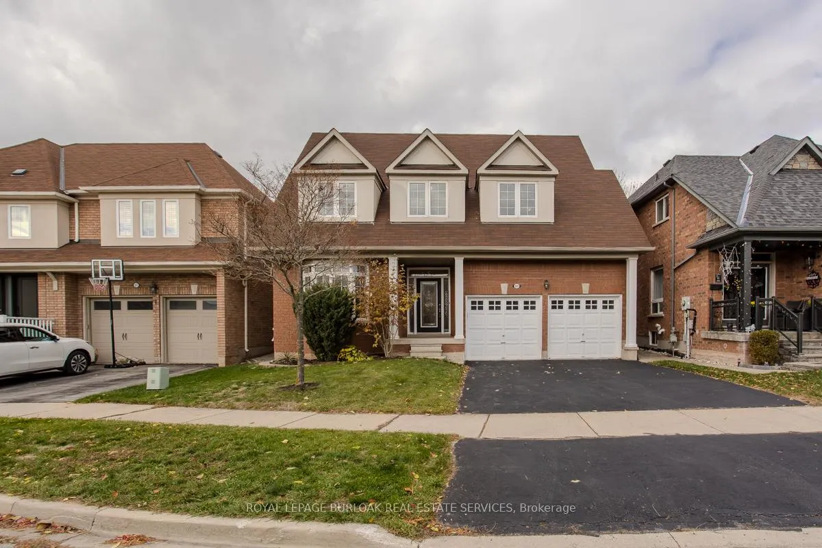 Photo 2 of 2273 Blue Oak Circle, Oakville, Westmount — HOMEH