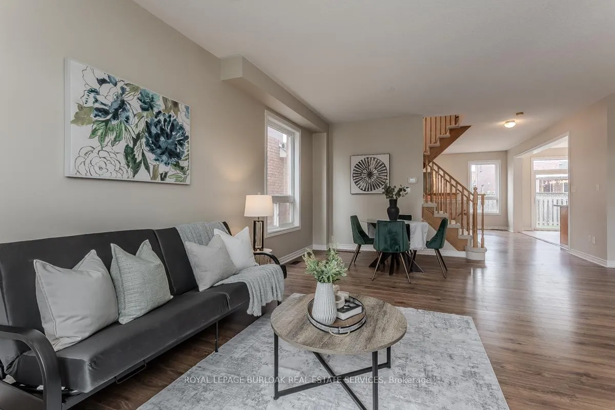 Photo 11 of 2273 Blue Oak Circle, Oakville, Westmount — HOMEH