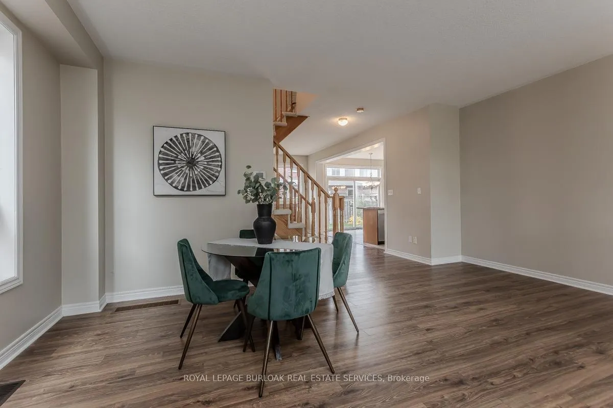 Photo 12 of 2273 Blue Oak Circle, Oakville, Westmount — HOMEH