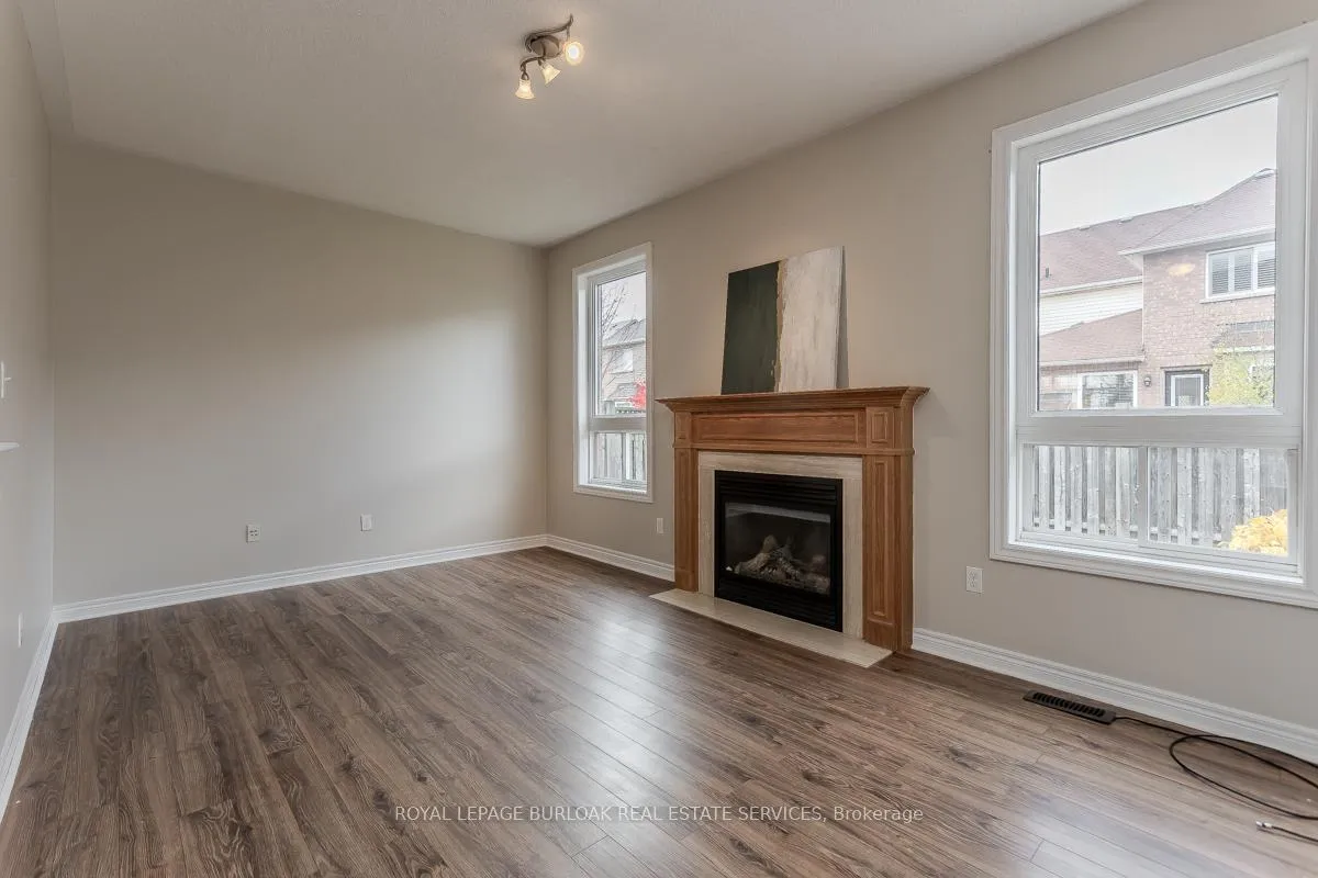 Photo 15 of 2273 Blue Oak Circle, Oakville, Westmount — HOMEH