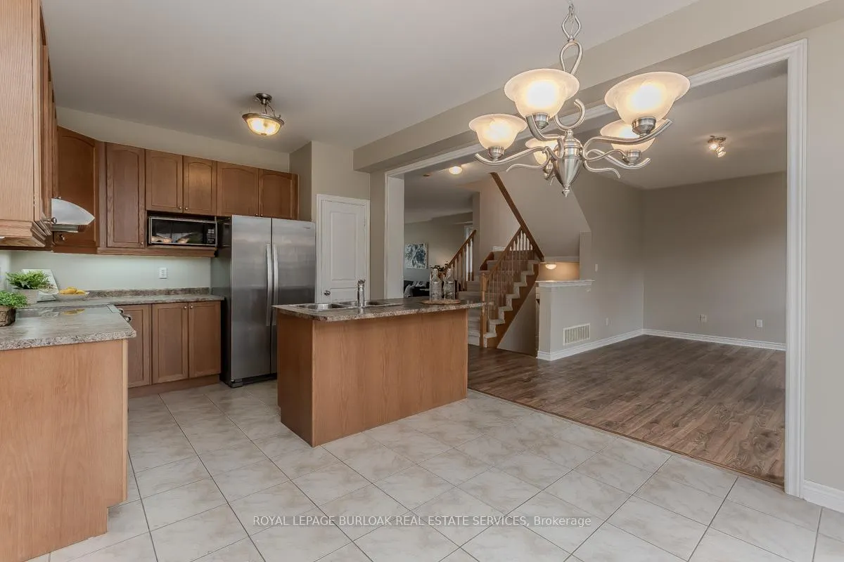Photo 21 of 2273 Blue Oak Circle, Oakville, Westmount — HOMEH