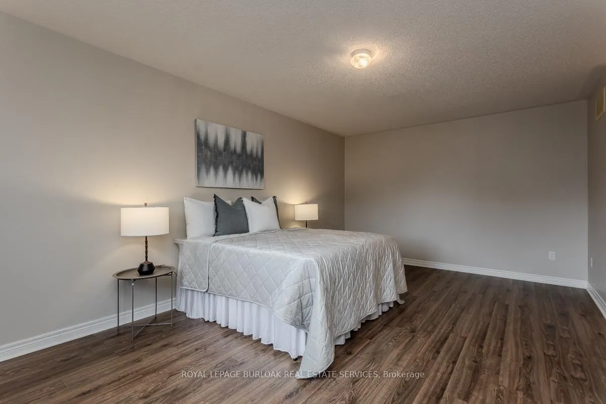 Photo 29 of 2273 Blue Oak Circle, Oakville, Westmount — HOMEH