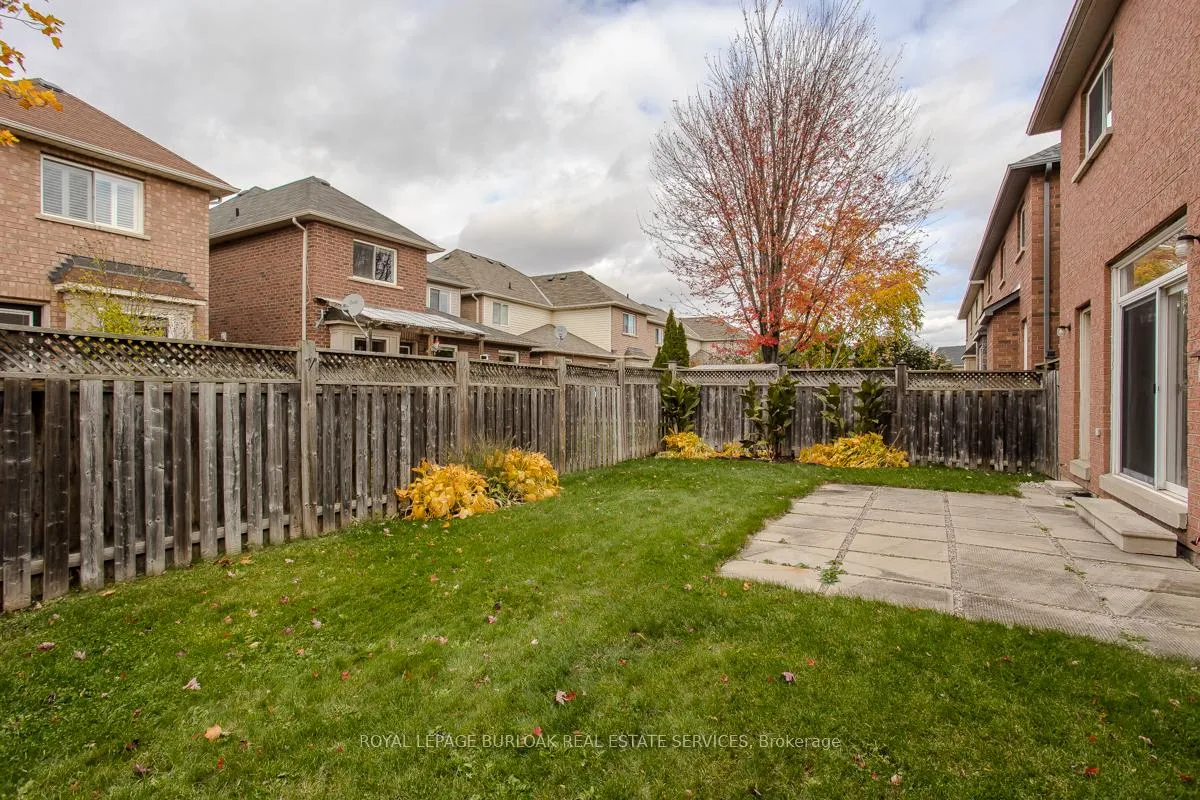 Photo 40 of 2273 Blue Oak Circle, Oakville, Westmount — HOMEH