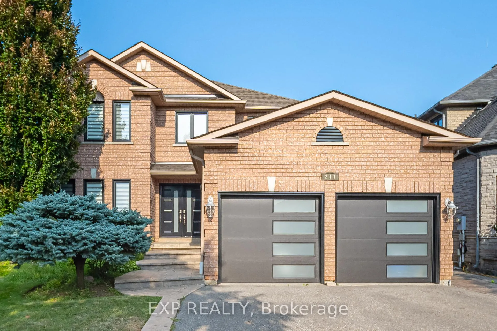 Photo 1 of 211 Fletcher Drive, Vaughan, Maple — HOMEH