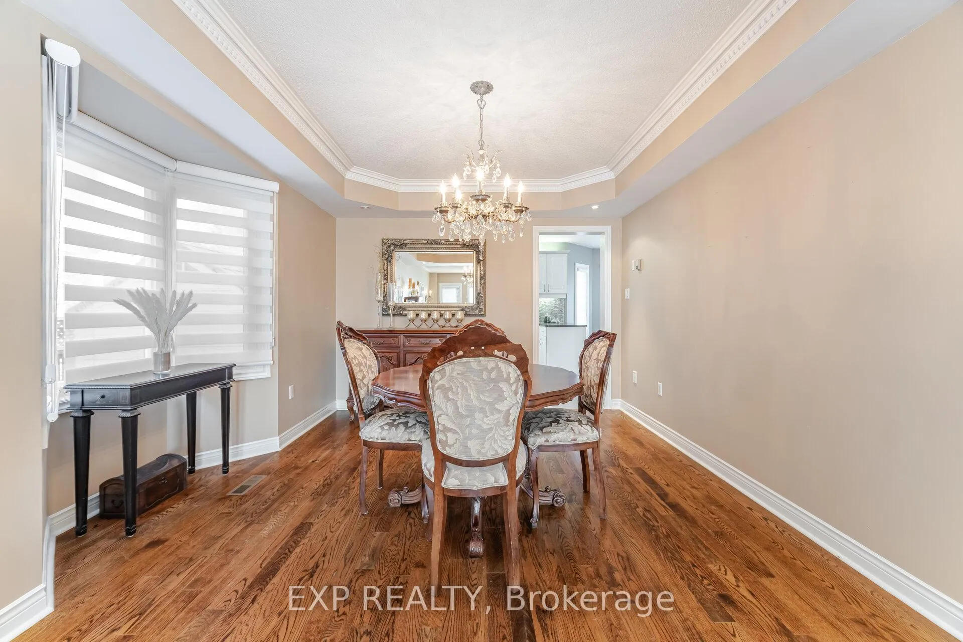 Photo 10 of 211 Fletcher Drive, Vaughan, Maple — HOMEH
