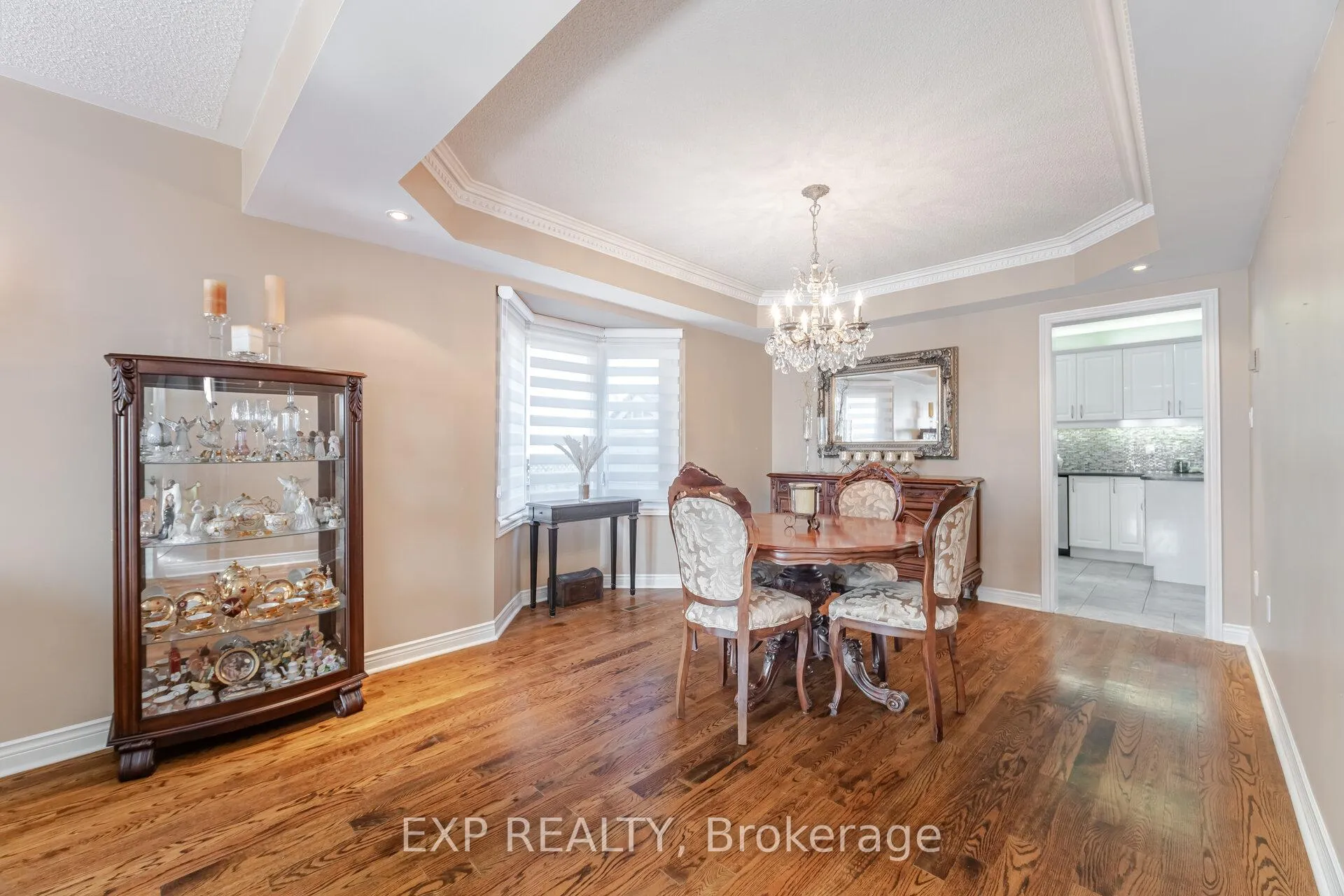 Photo 11 of 211 Fletcher Drive, Vaughan, Maple — HOMEH