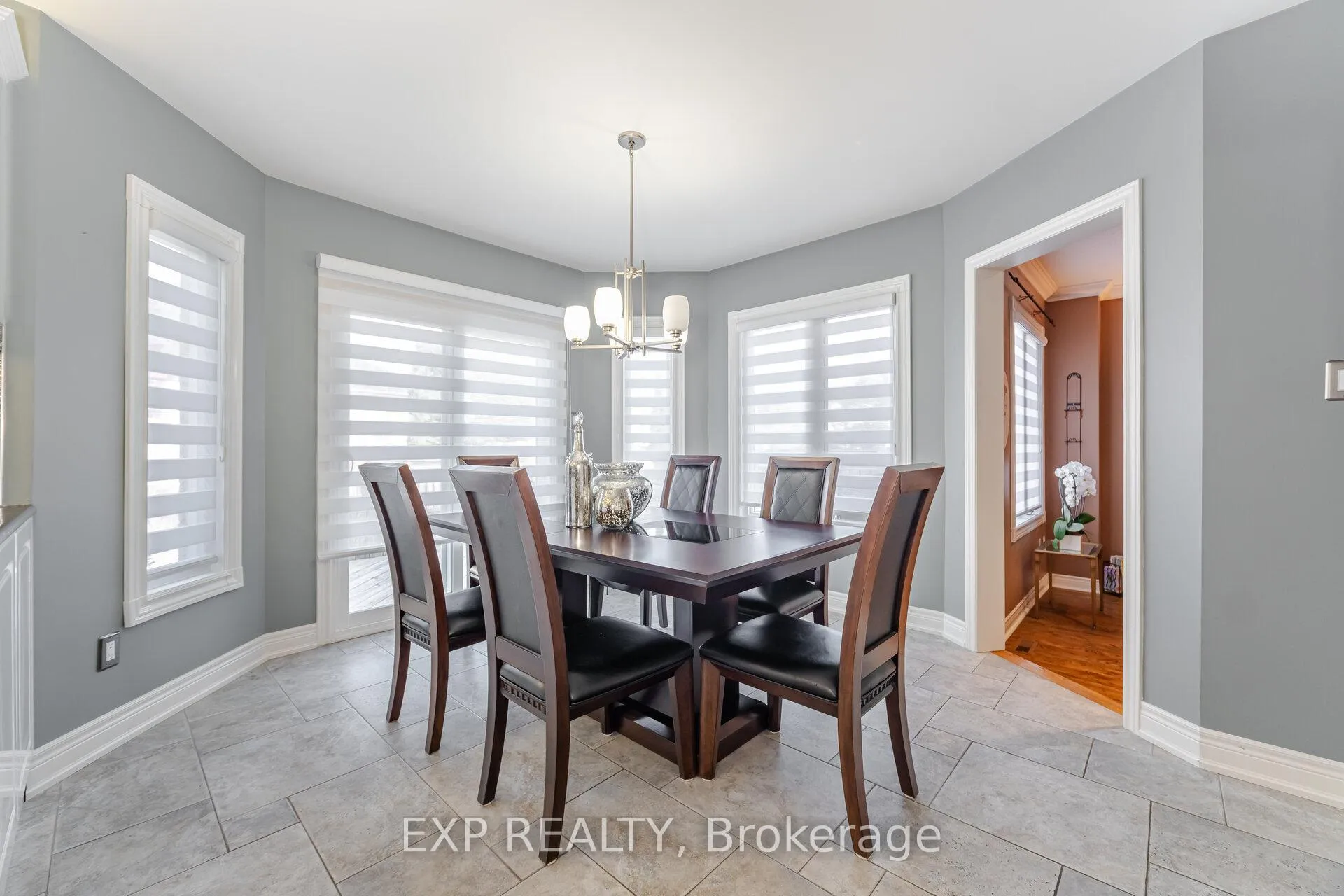 Photo 15 of 211 Fletcher Drive, Vaughan, Maple — HOMEH