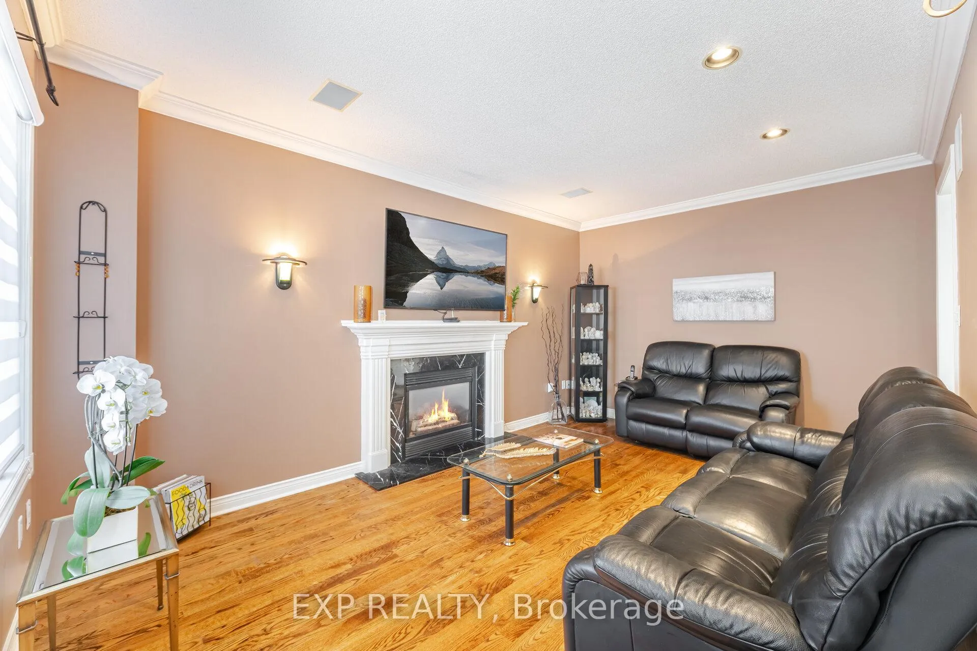 Photo 16 of 211 Fletcher Drive, Vaughan, Maple — HOMEH