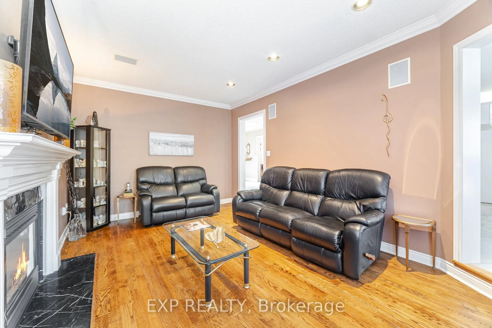 Photo 17 of 211 Fletcher Drive, Vaughan, Maple — HOMEH