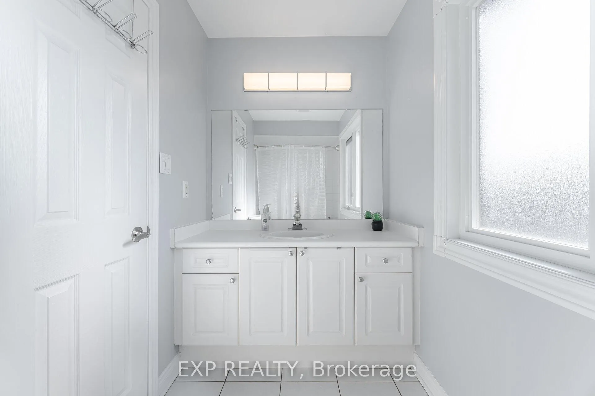 Photo 31 of 211 Fletcher Drive, Vaughan, Maple — HOMEH