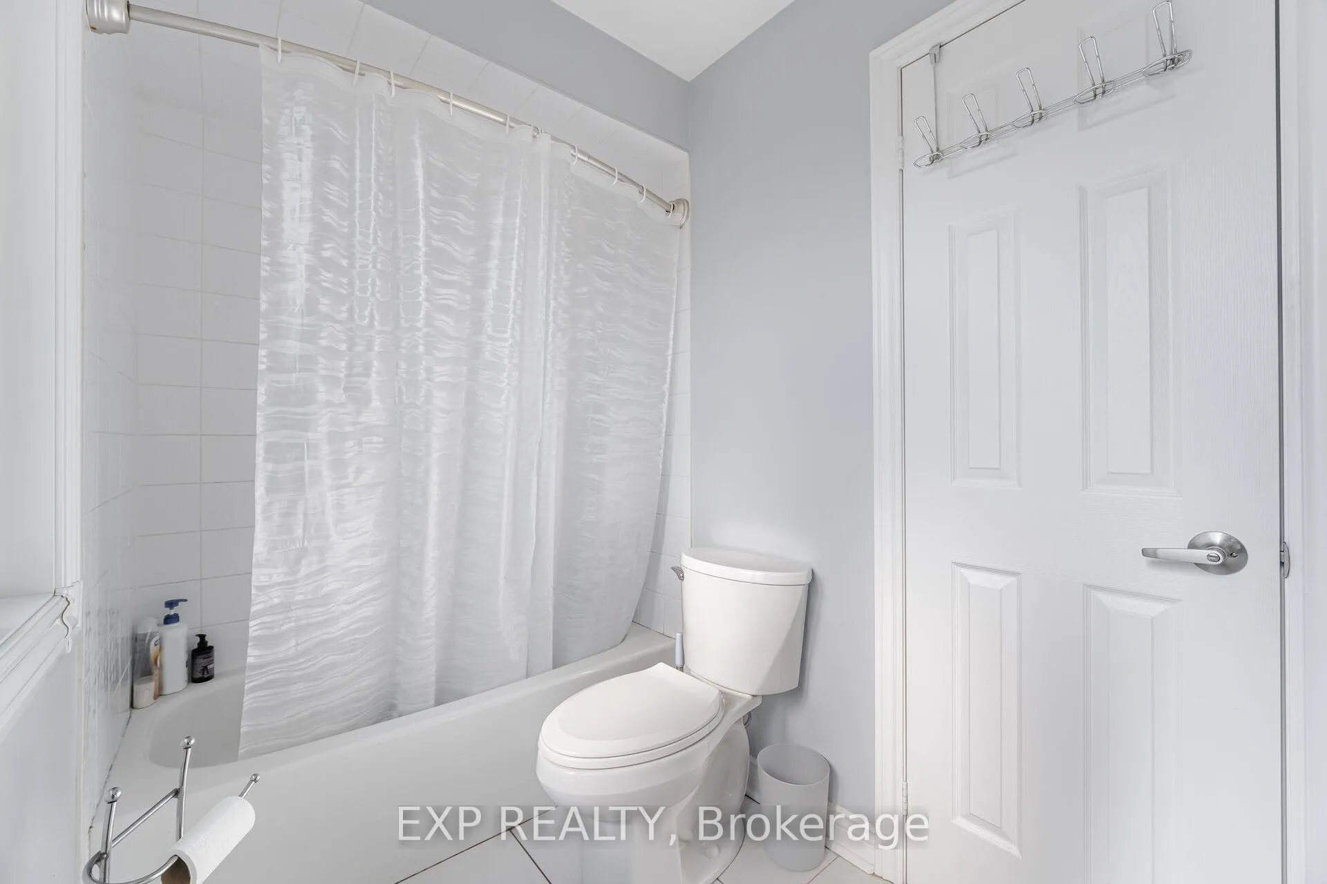 Photo 32 of 211 Fletcher Drive, Vaughan, Maple — HOMEH
