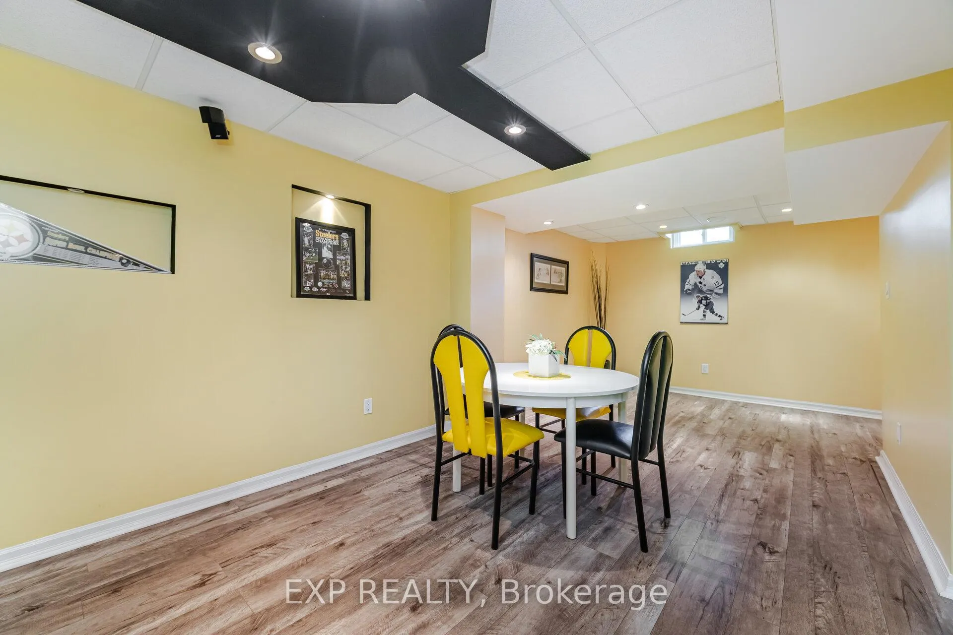 Photo 38 of 211 Fletcher Drive, Vaughan, Maple — HOMEH