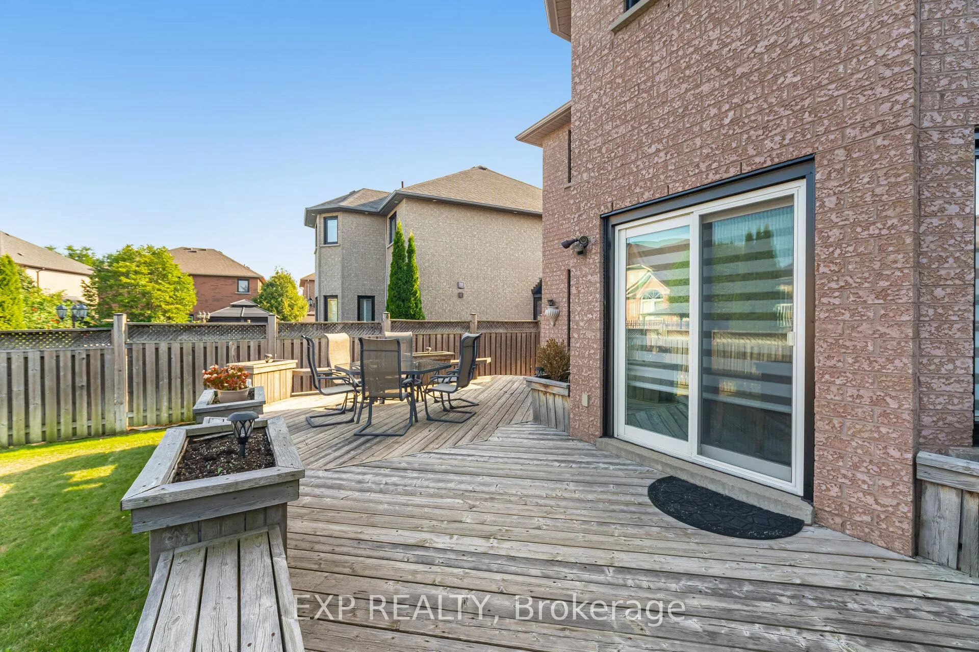 Photo 44 of 211 Fletcher Drive, Vaughan, Maple — HOMEH