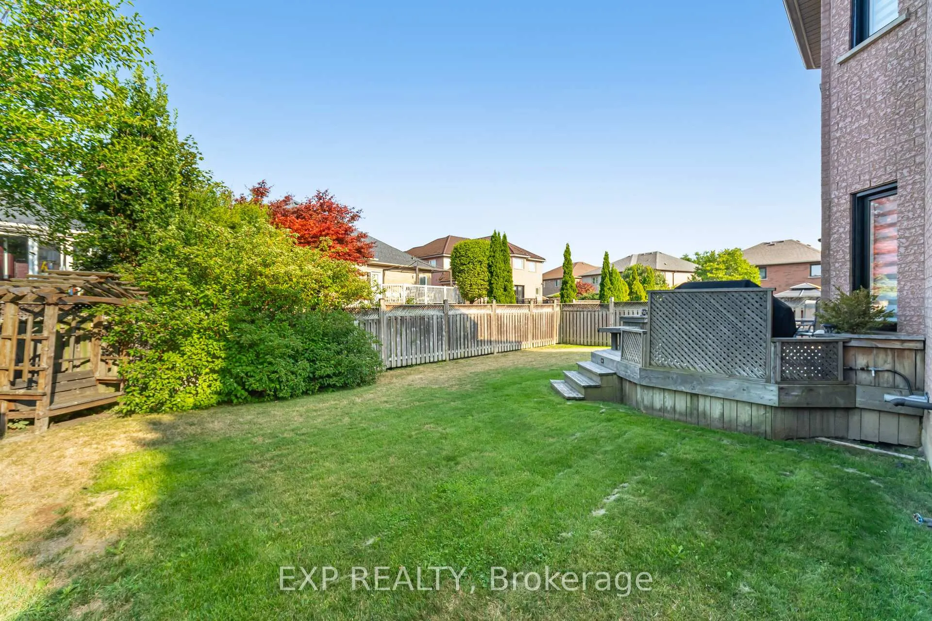 Photo 47 of 211 Fletcher Drive, Vaughan, Maple — HOMEH