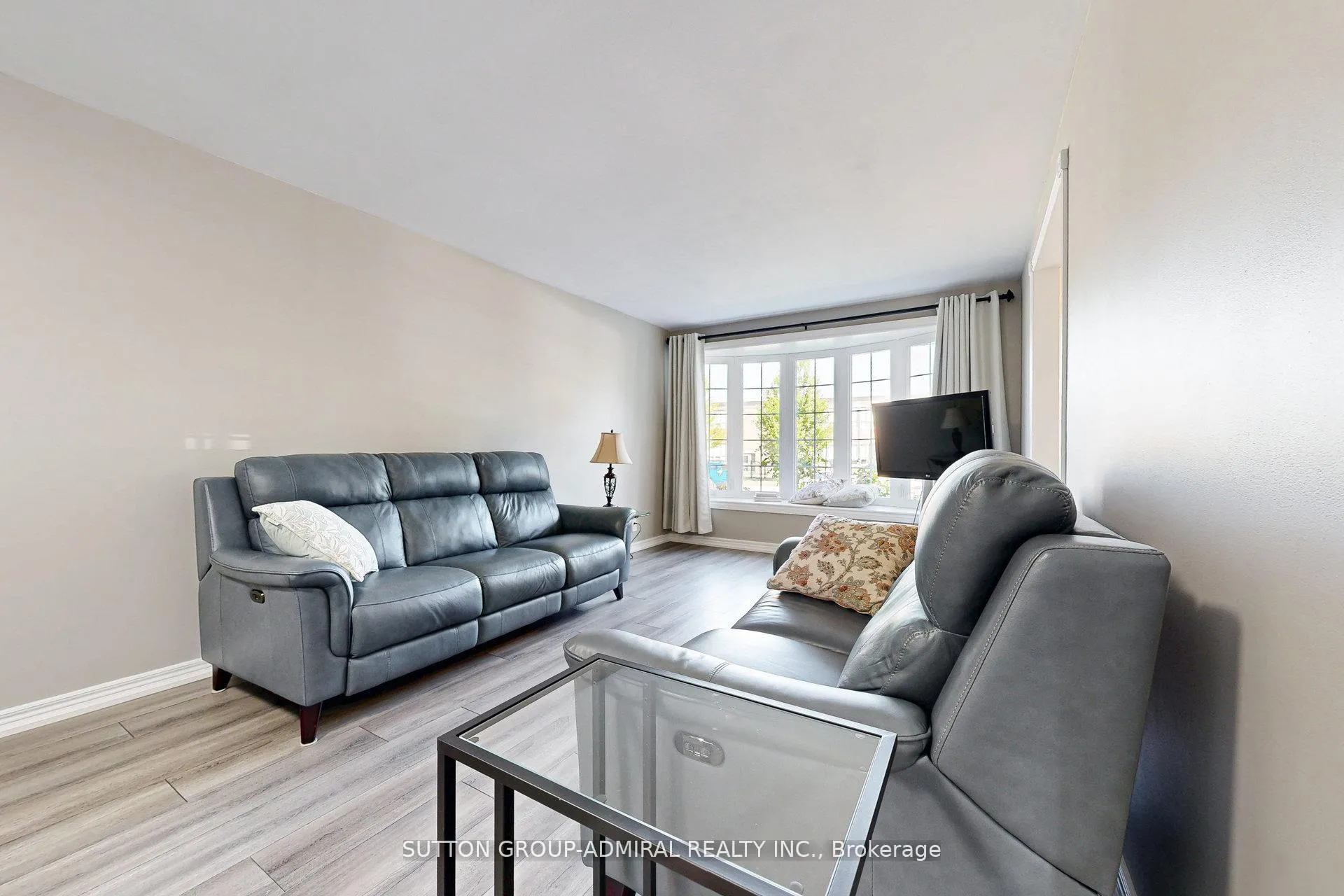 Photo 10 of 15 Glass Drive, Aurora, Aurora Highlands — HOMEH