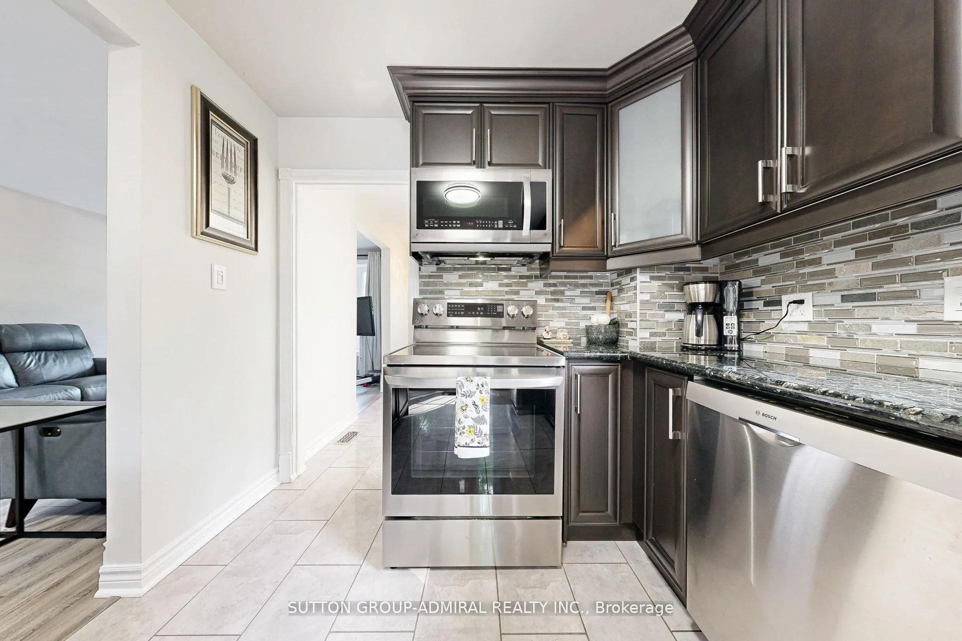 Photo 17 of 15 Glass Drive, Aurora, Aurora Highlands — HOMEH