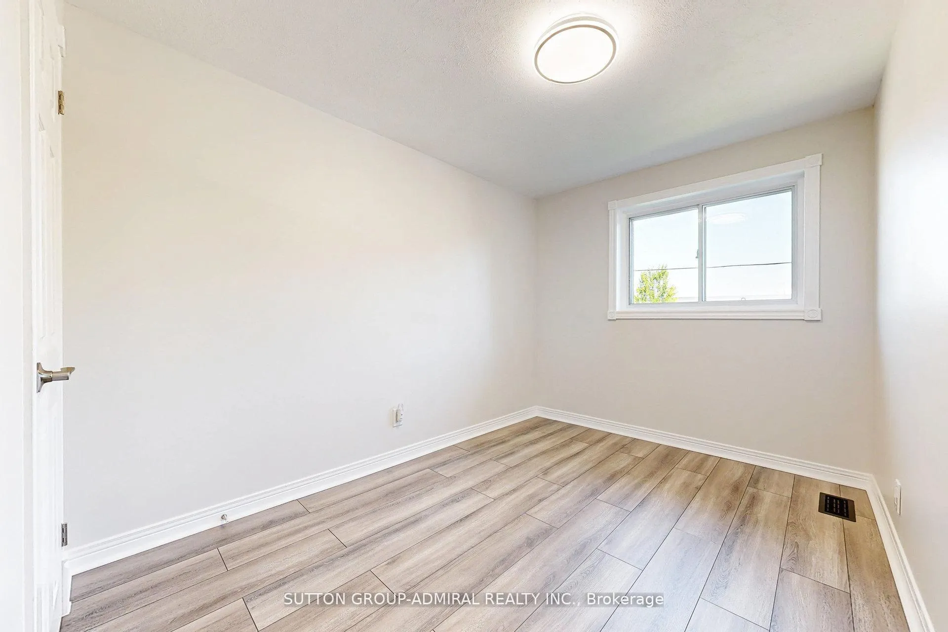 Photo 24 of 15 Glass Drive, Aurora, Aurora Highlands — HOMEH