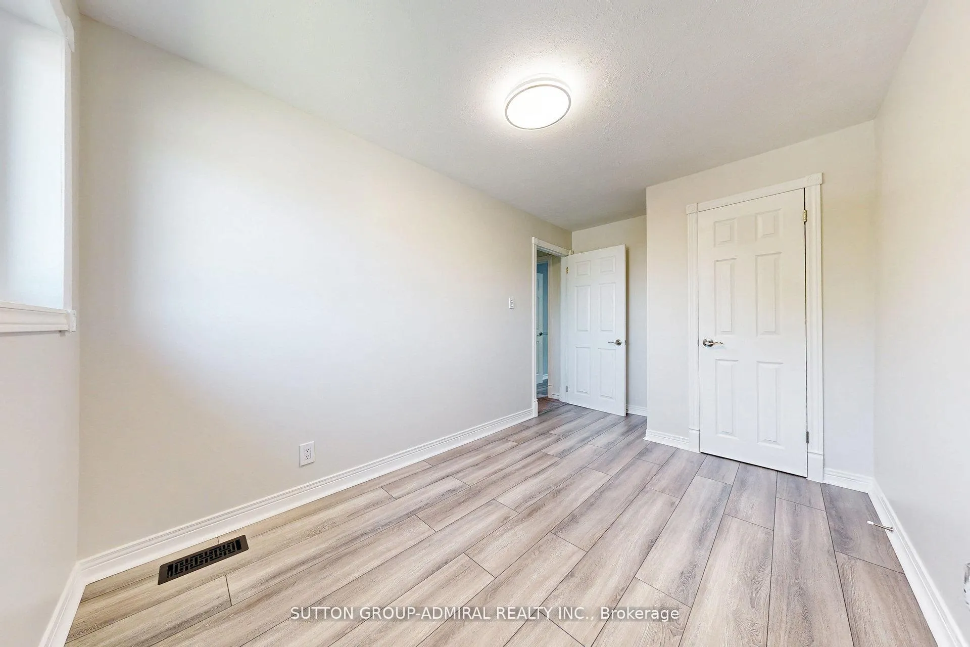 Photo 26 of 15 Glass Drive, Aurora, Aurora Highlands — HOMEH