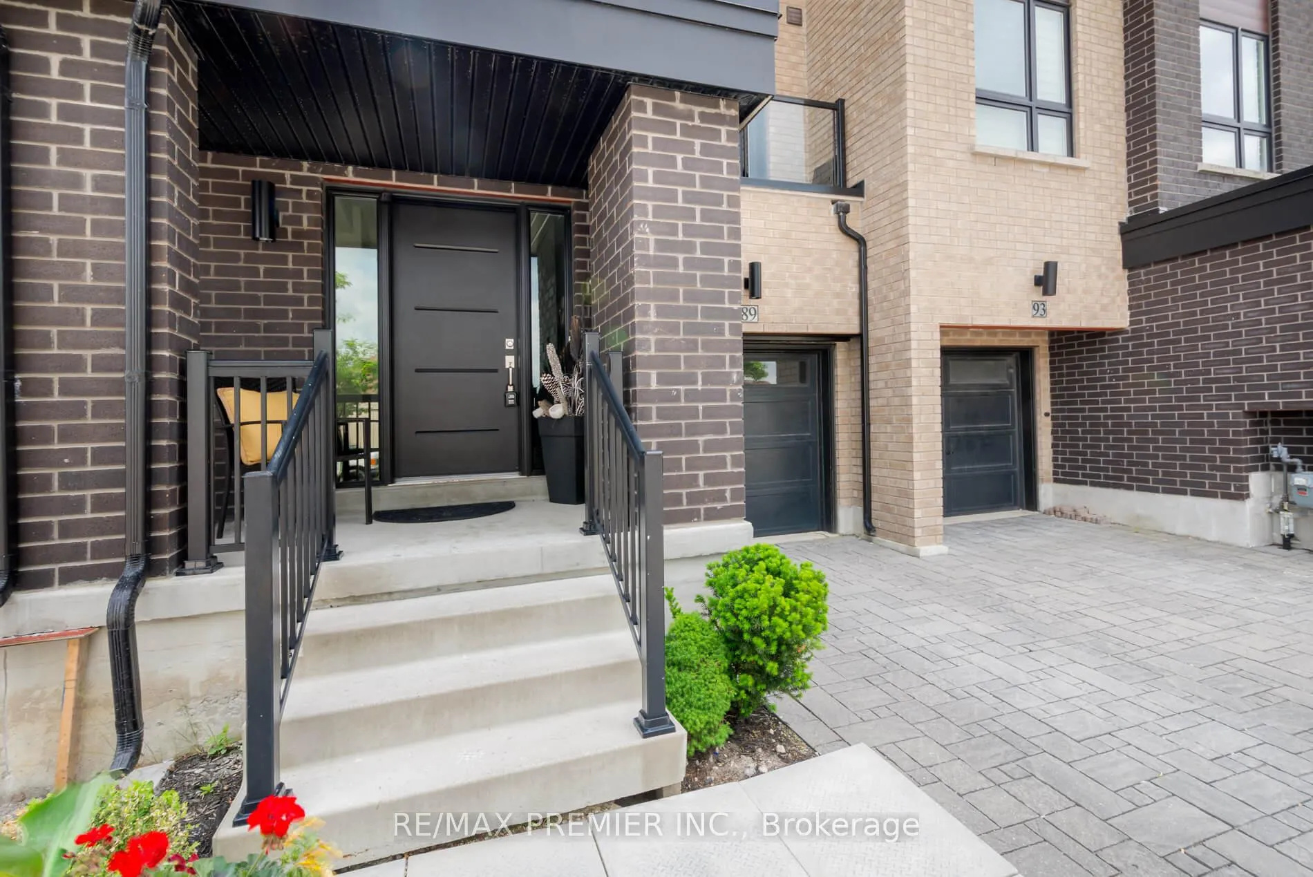Photo 2 of 89 Gridiron Gate, Vaughan, Vellore Village — HOMEH