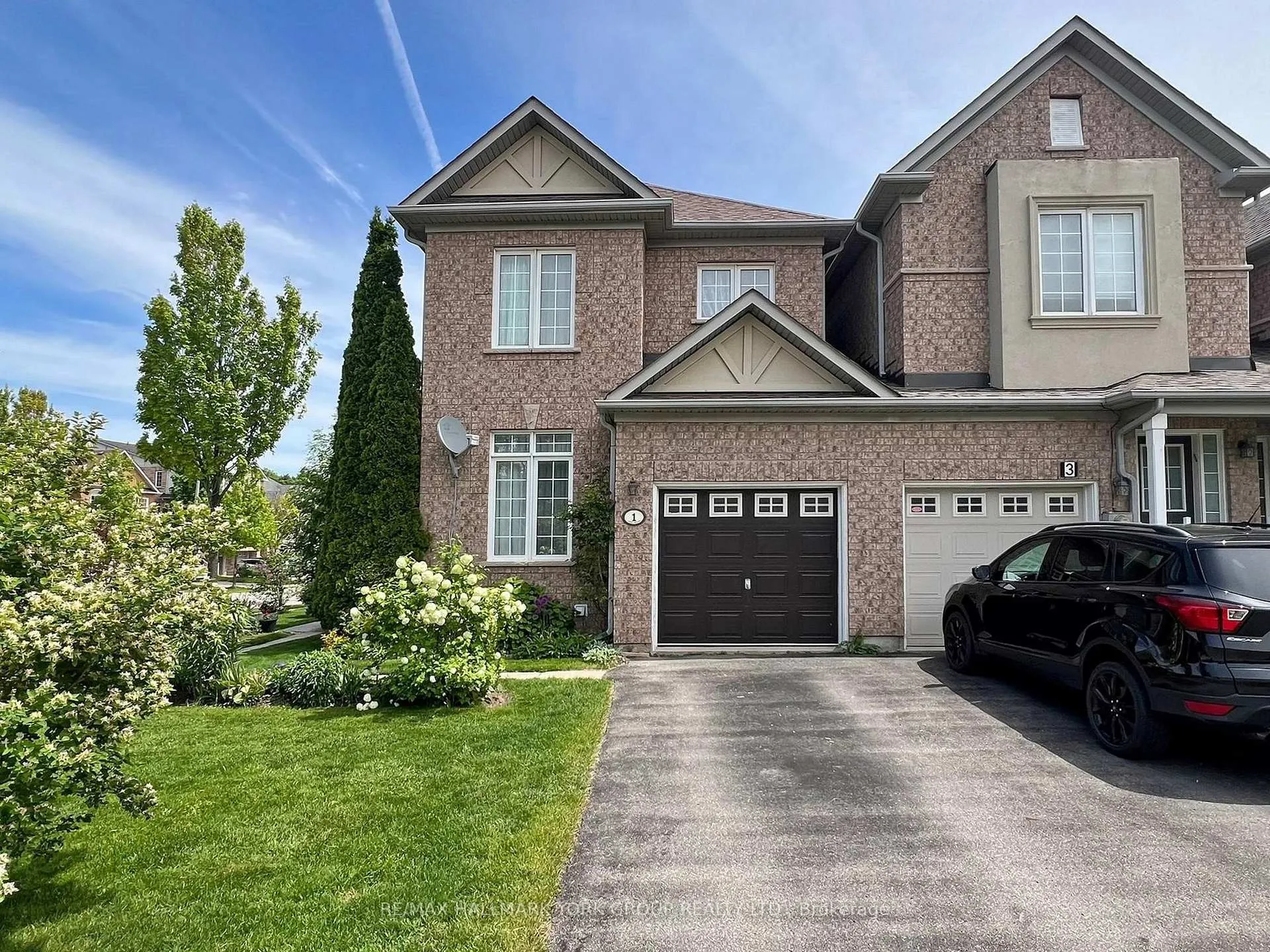 Photo 7 of 1 Lander Crescent, Vaughan, Patterson — HOMEH