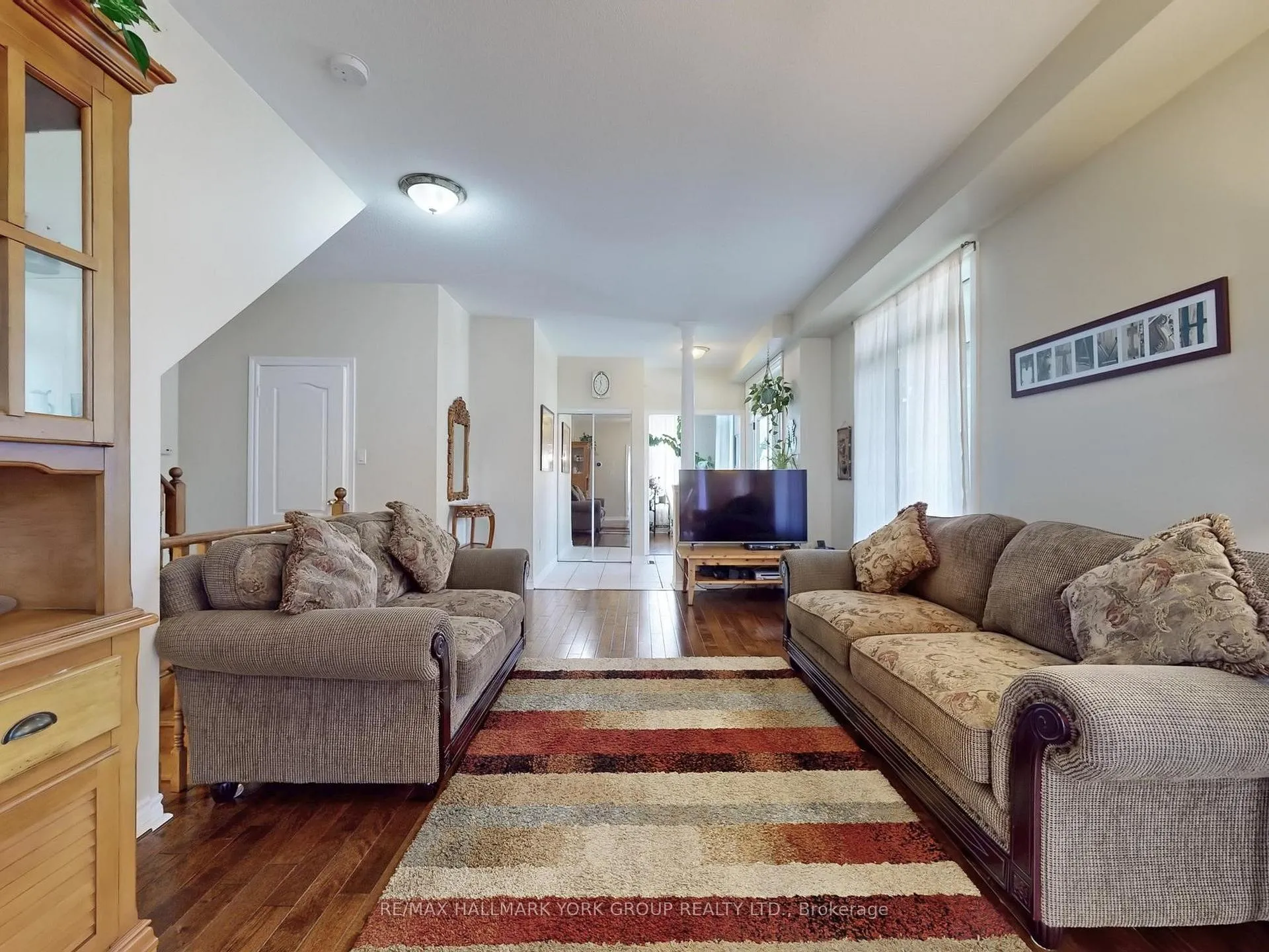 Photo 11 of 1 Lander Crescent, Vaughan, Patterson — HOMEH