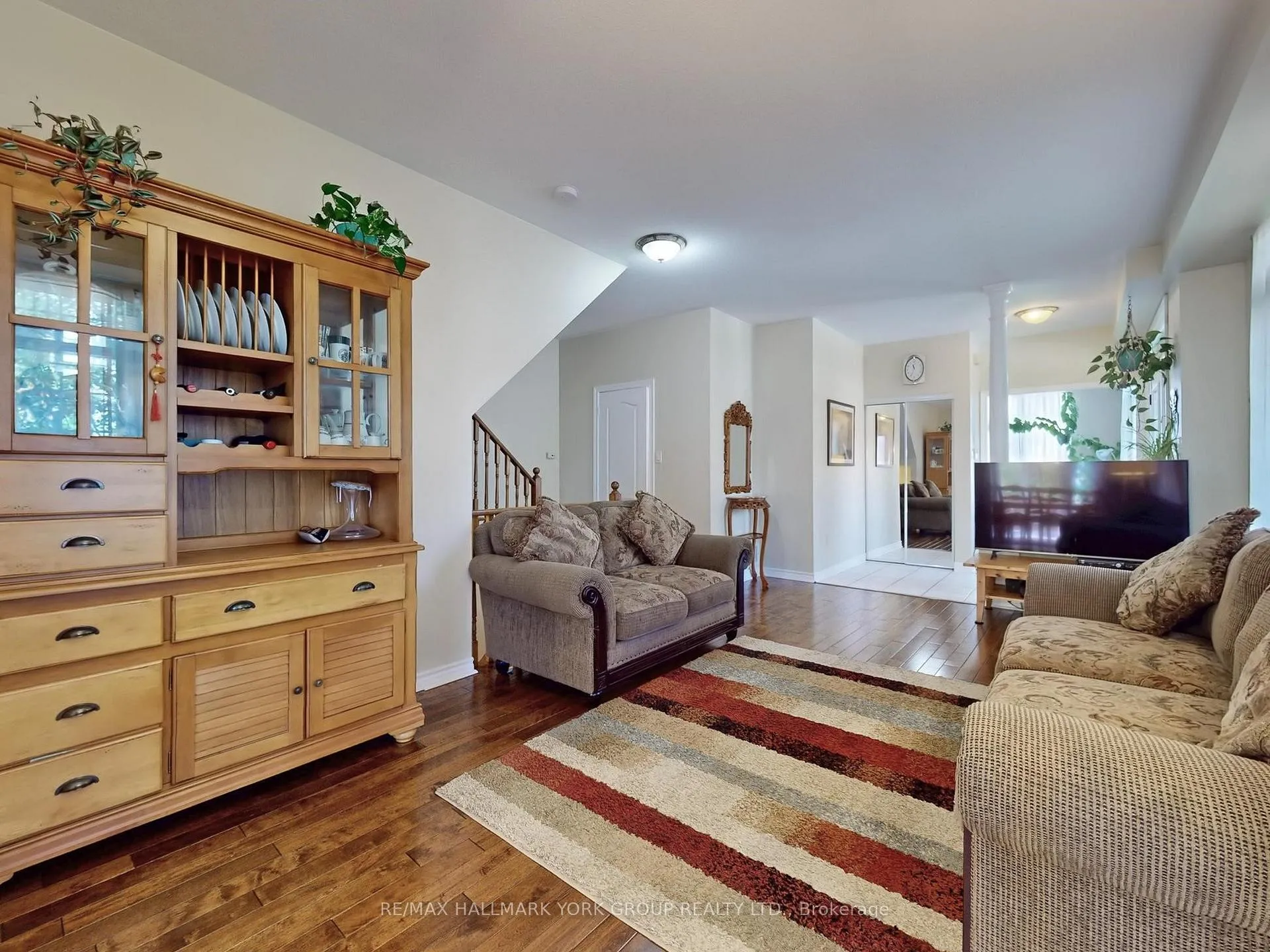 Photo 12 of 1 Lander Crescent, Vaughan, Patterson — HOMEH