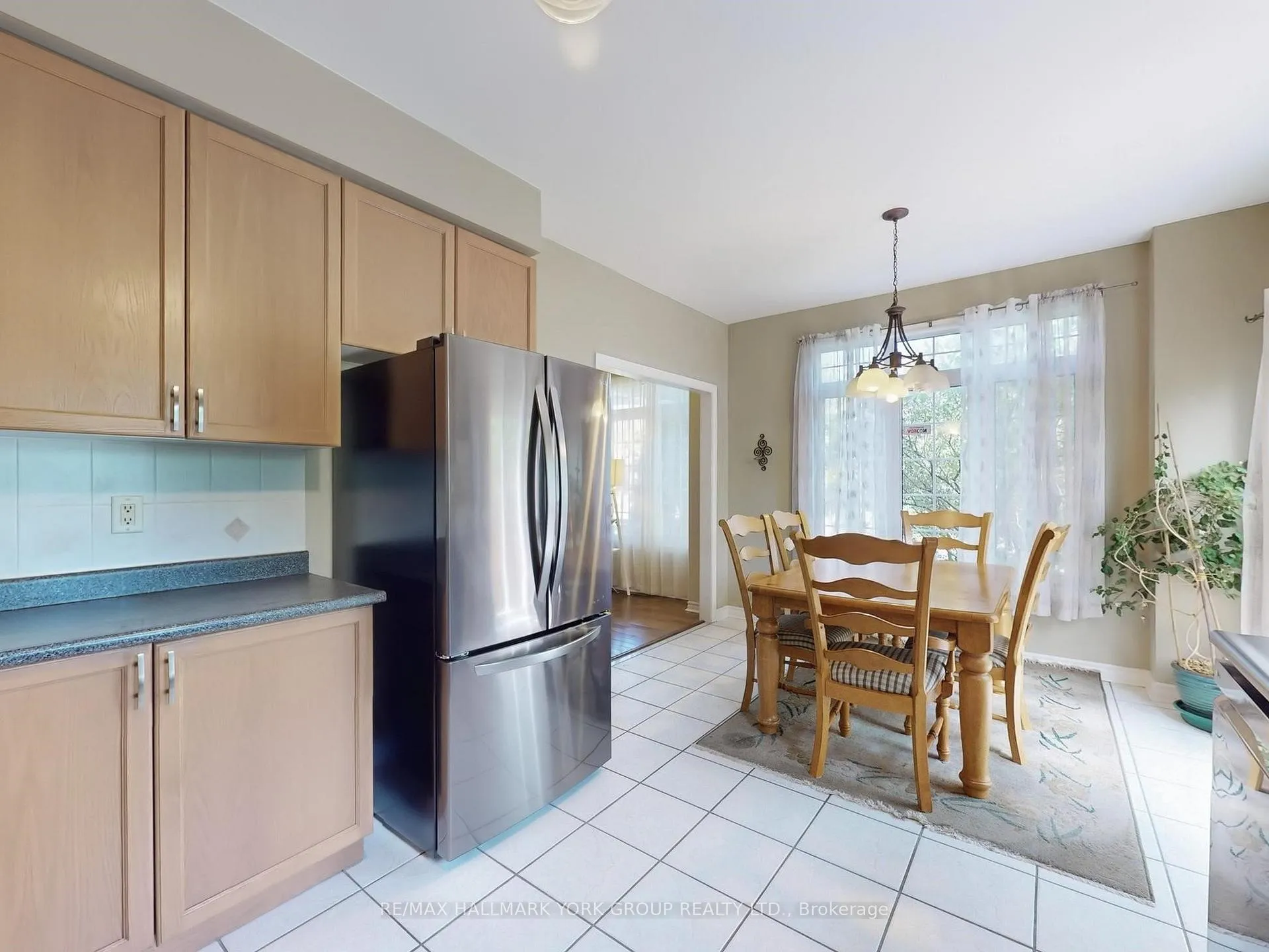Photo 17 of 1 Lander Crescent, Vaughan, Patterson — HOMEH