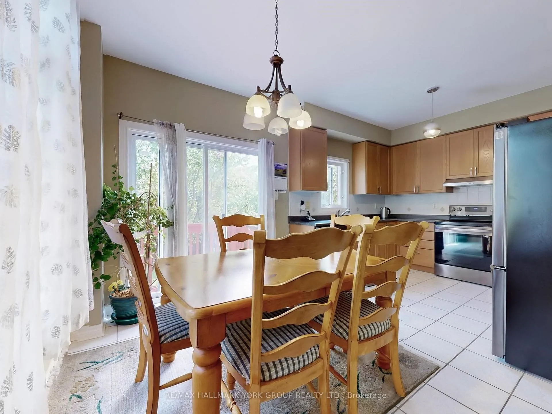 Photo 18 of 1 Lander Crescent, Vaughan, Patterson — HOMEH