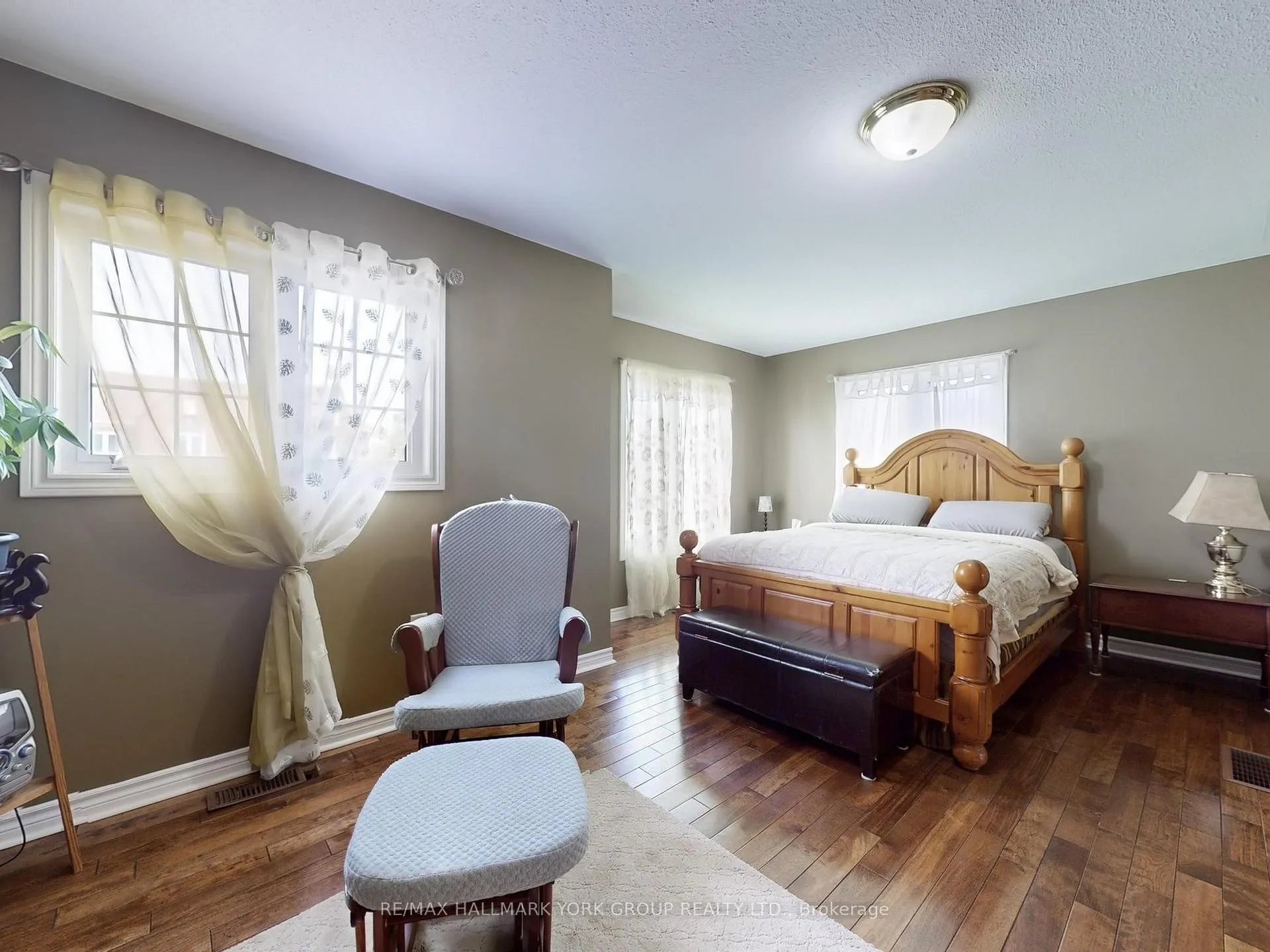 Photo 19 of 1 Lander Crescent, Vaughan, Patterson — HOMEH