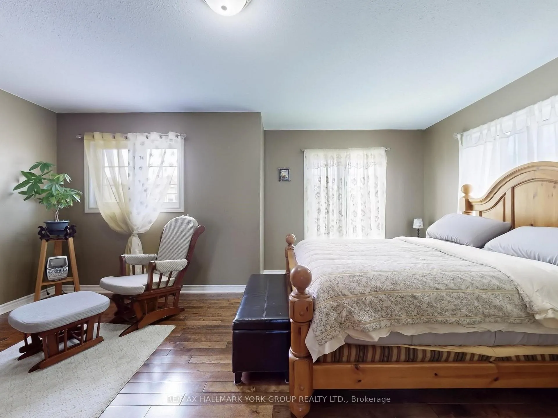 Photo 20 of 1 Lander Crescent, Vaughan, Patterson — HOMEH