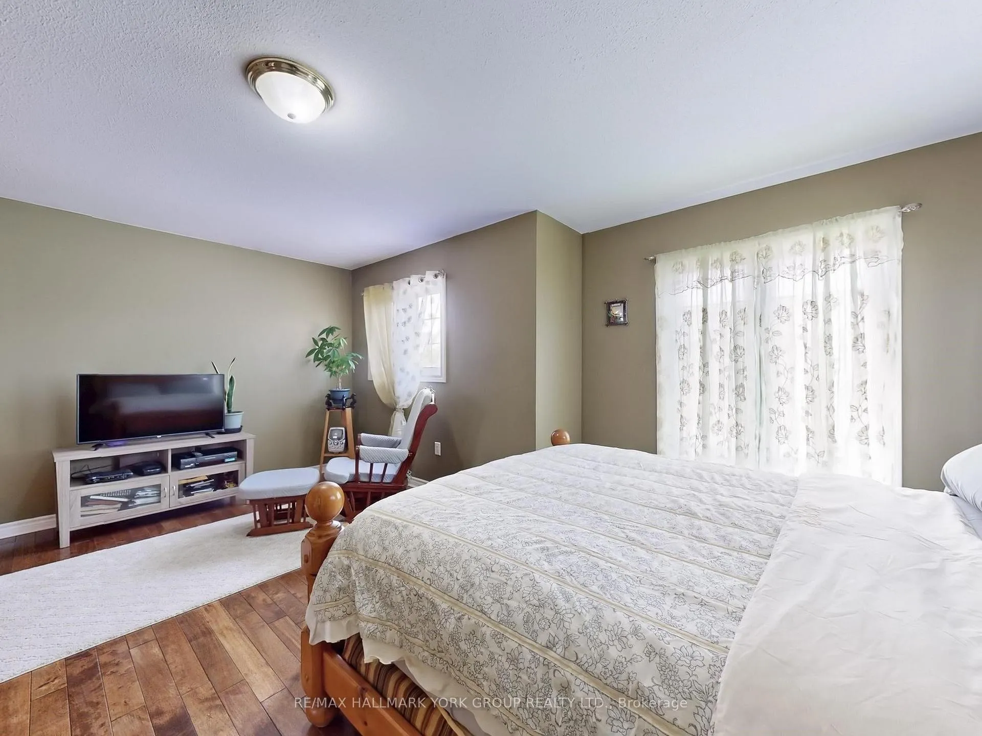 Photo 21 of 1 Lander Crescent, Vaughan, Patterson — HOMEH