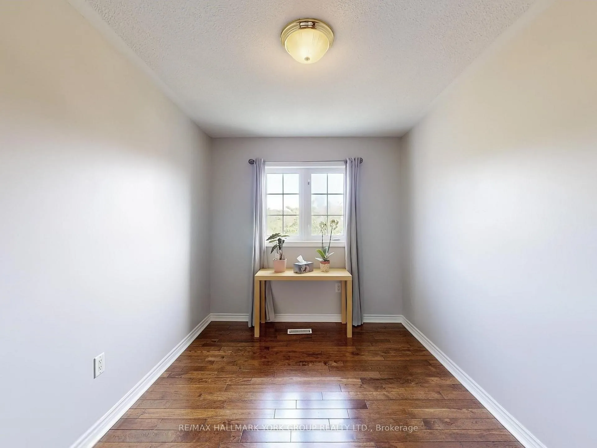 Photo 23 of 1 Lander Crescent, Vaughan, Patterson — HOMEH