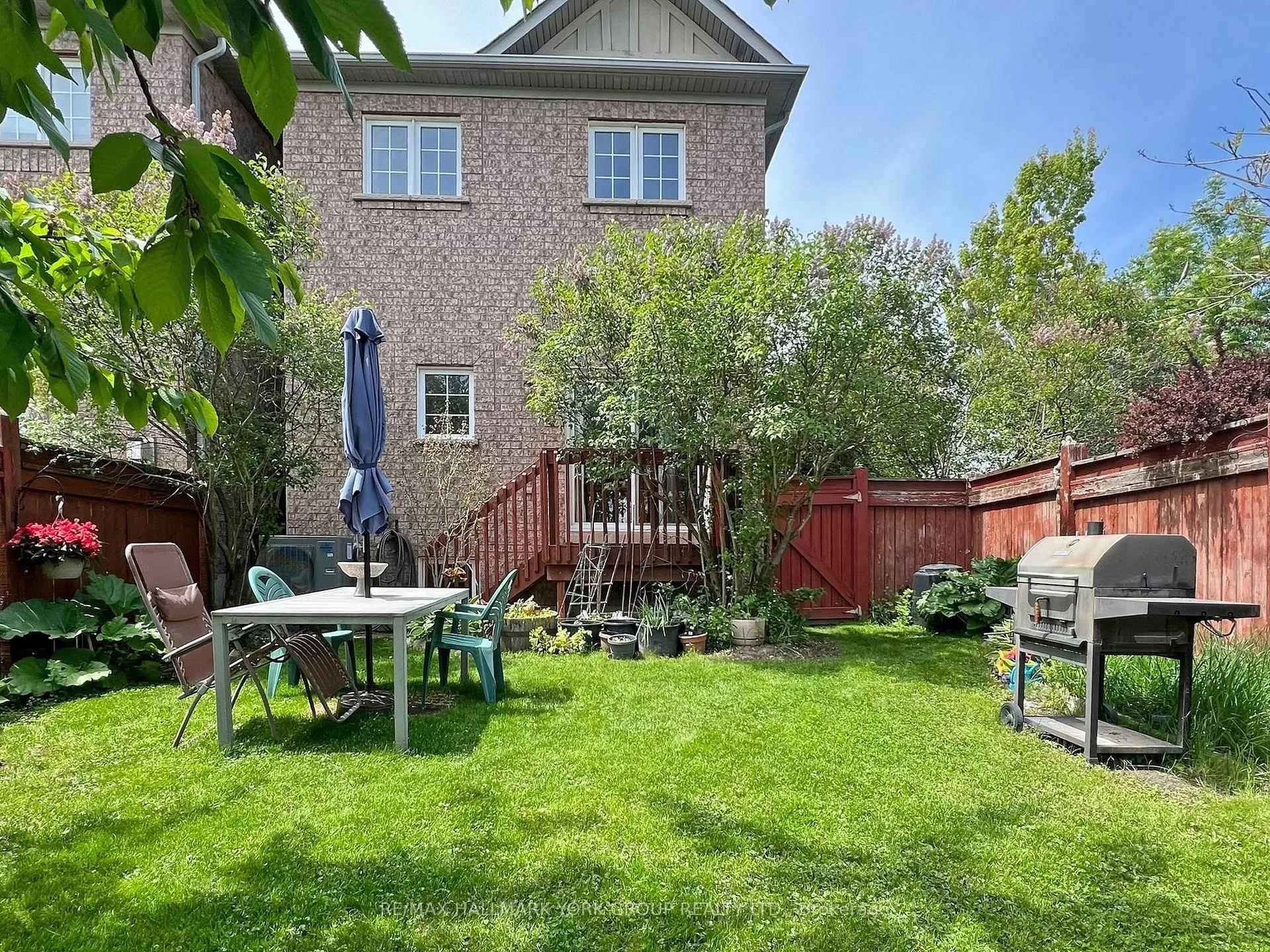 Photo 26 of 1 Lander Crescent, Vaughan, Patterson — HOMEH