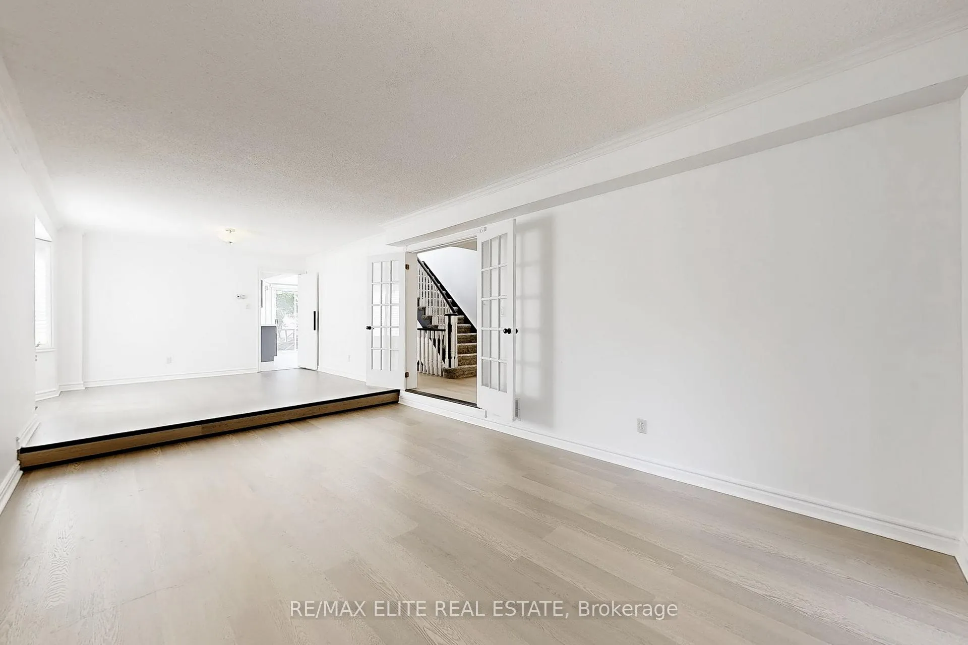 Photo 5 of 48 John Button Boulevard, Markham, Buttonville — HOMEH
