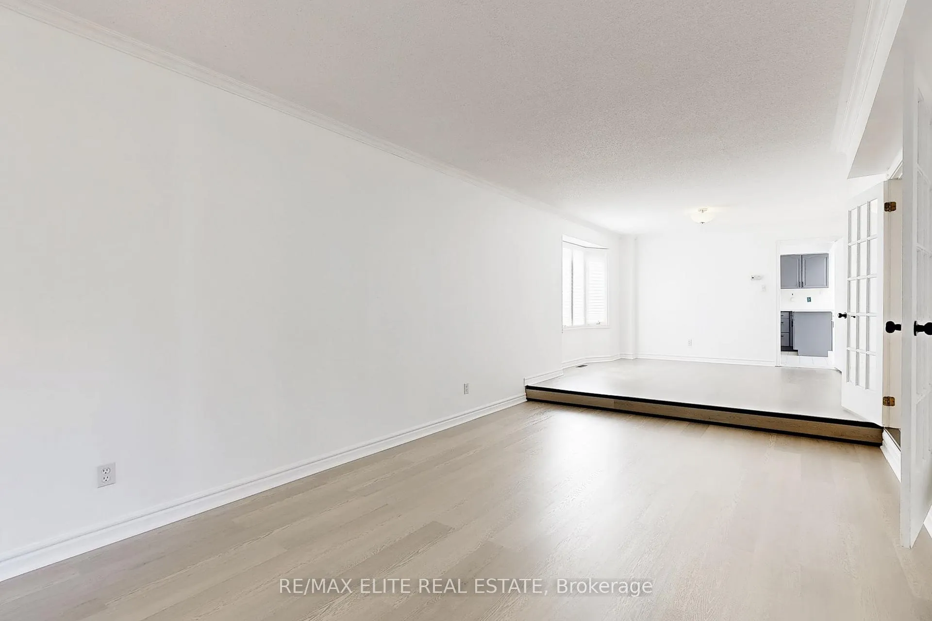 Photo 6 of 48 John Button Boulevard, Markham, Buttonville — HOMEH