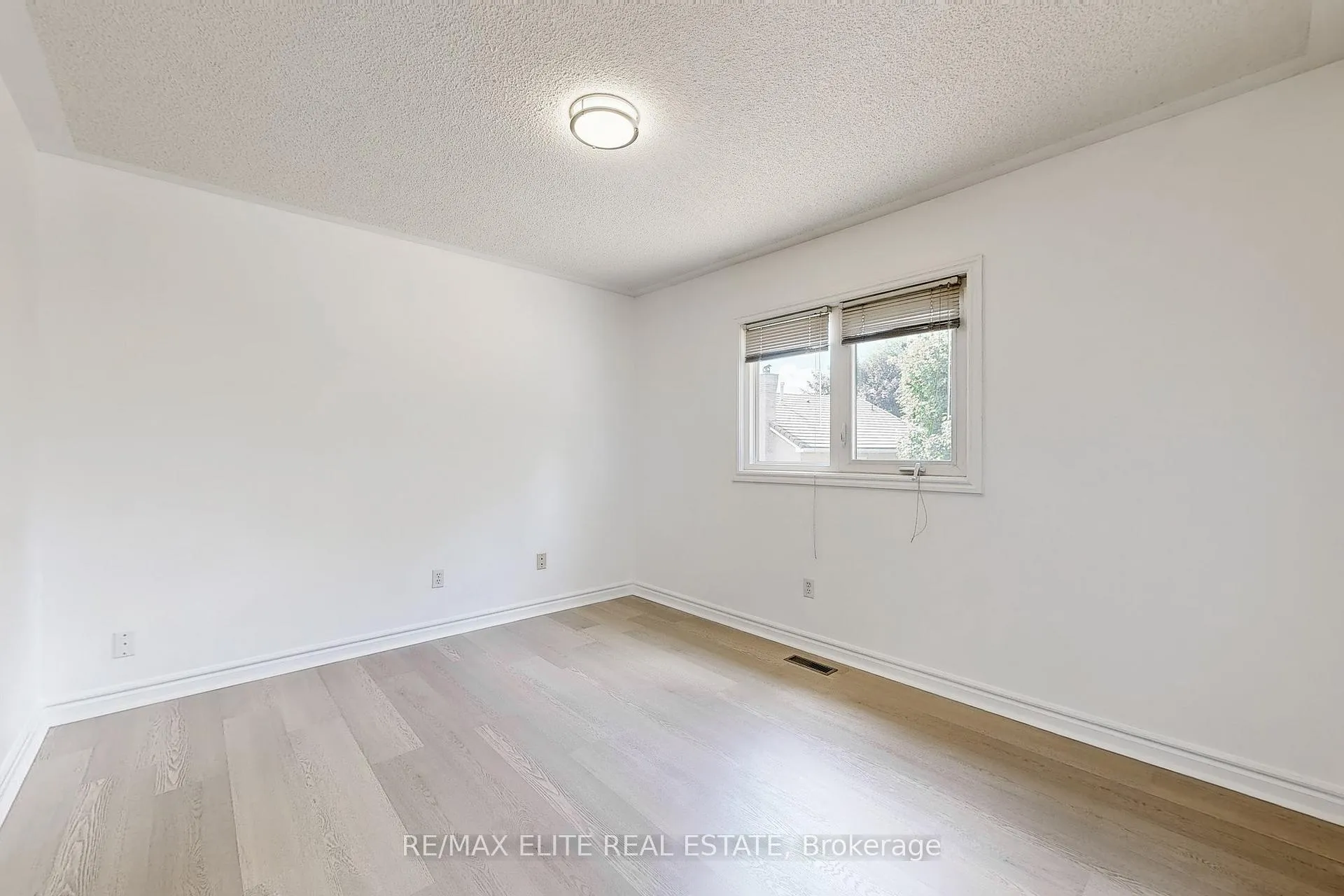 Photo 17 of 48 John Button Boulevard, Markham, Buttonville — HOMEH