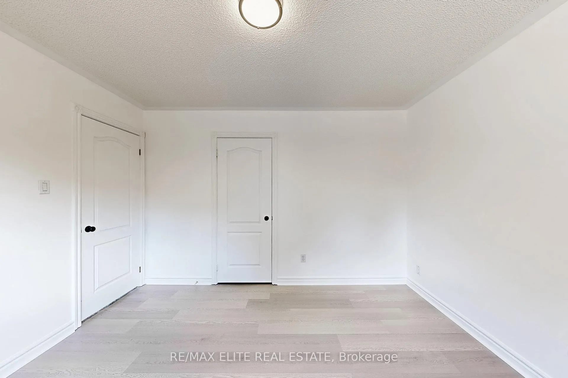 Photo 18 of 48 John Button Boulevard, Markham, Buttonville — HOMEH