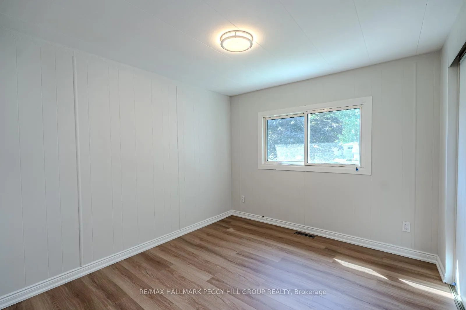 Photo 8 of 12 Flora Court, Innisfil, Rural Innisfil — HOMEH
